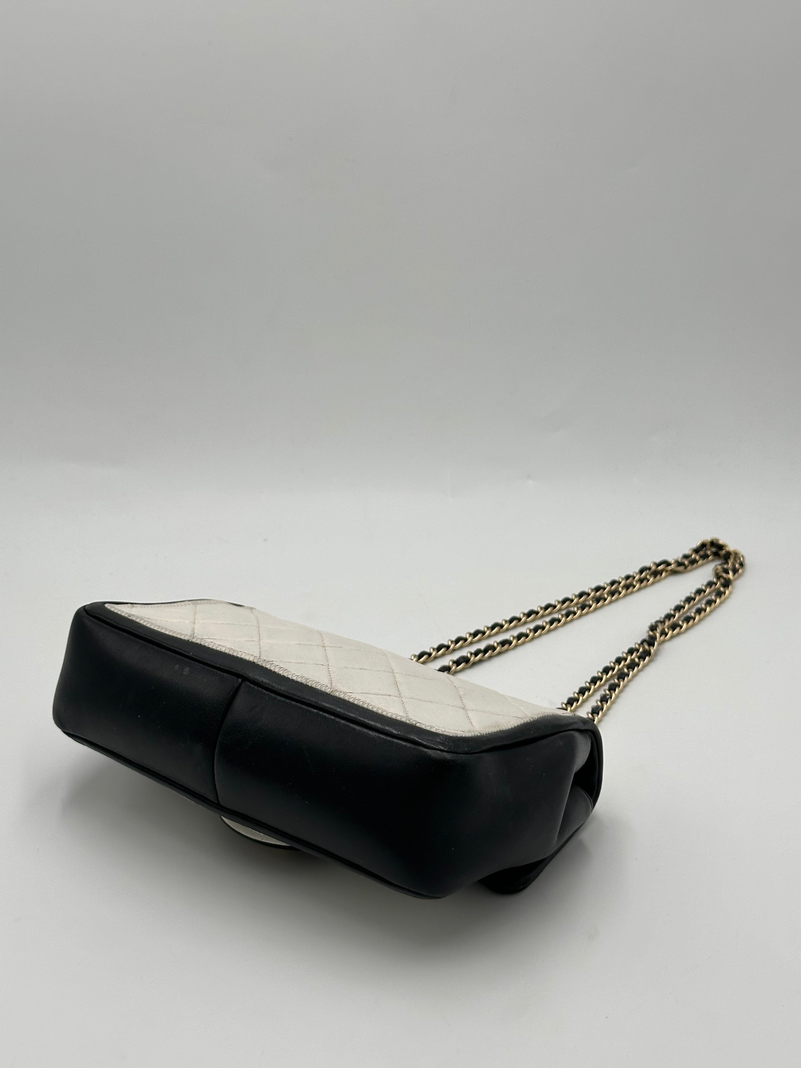 Chanel Matelassé Cuir Noir