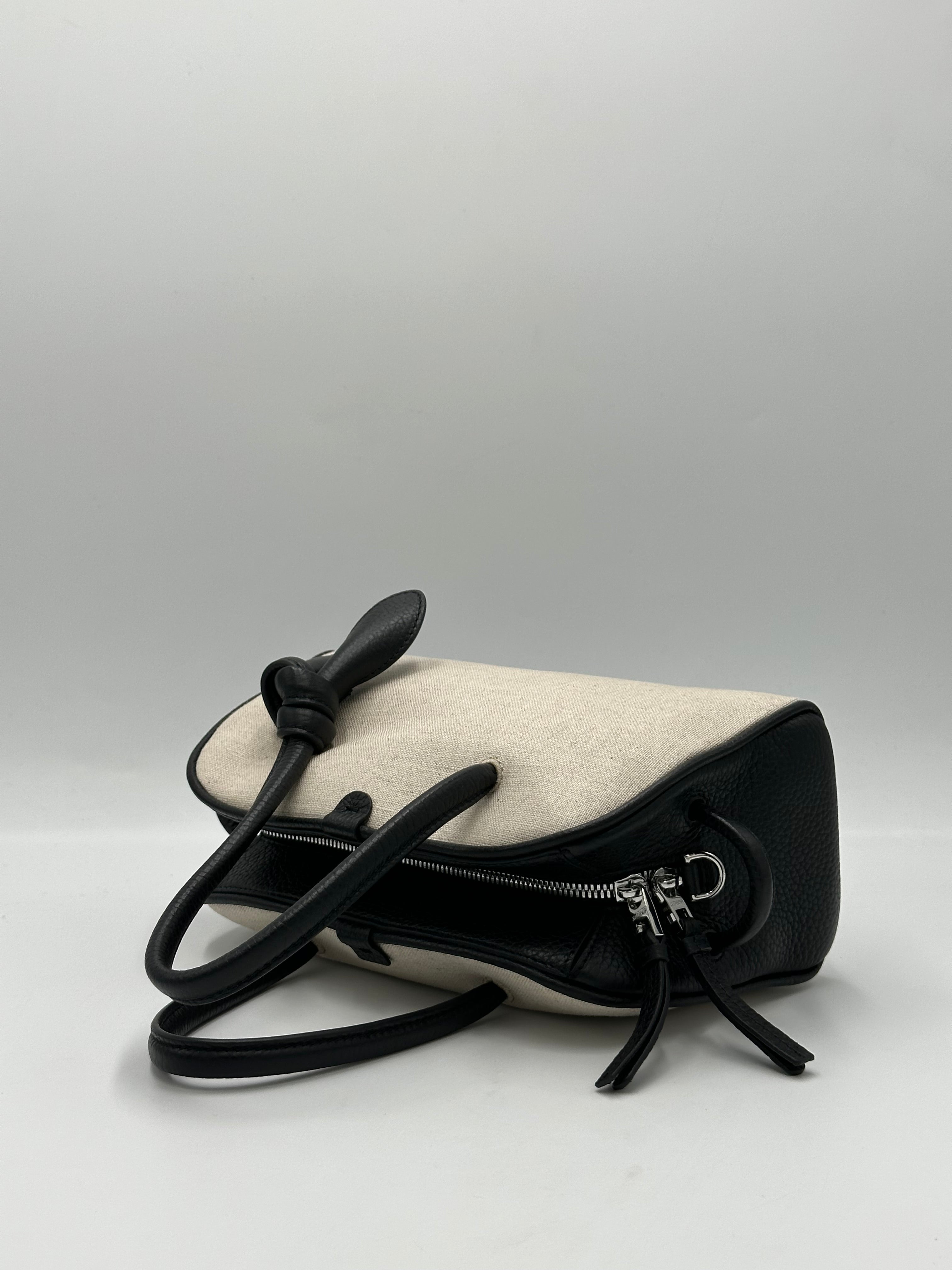 Jacquemus Le Petit Turismo