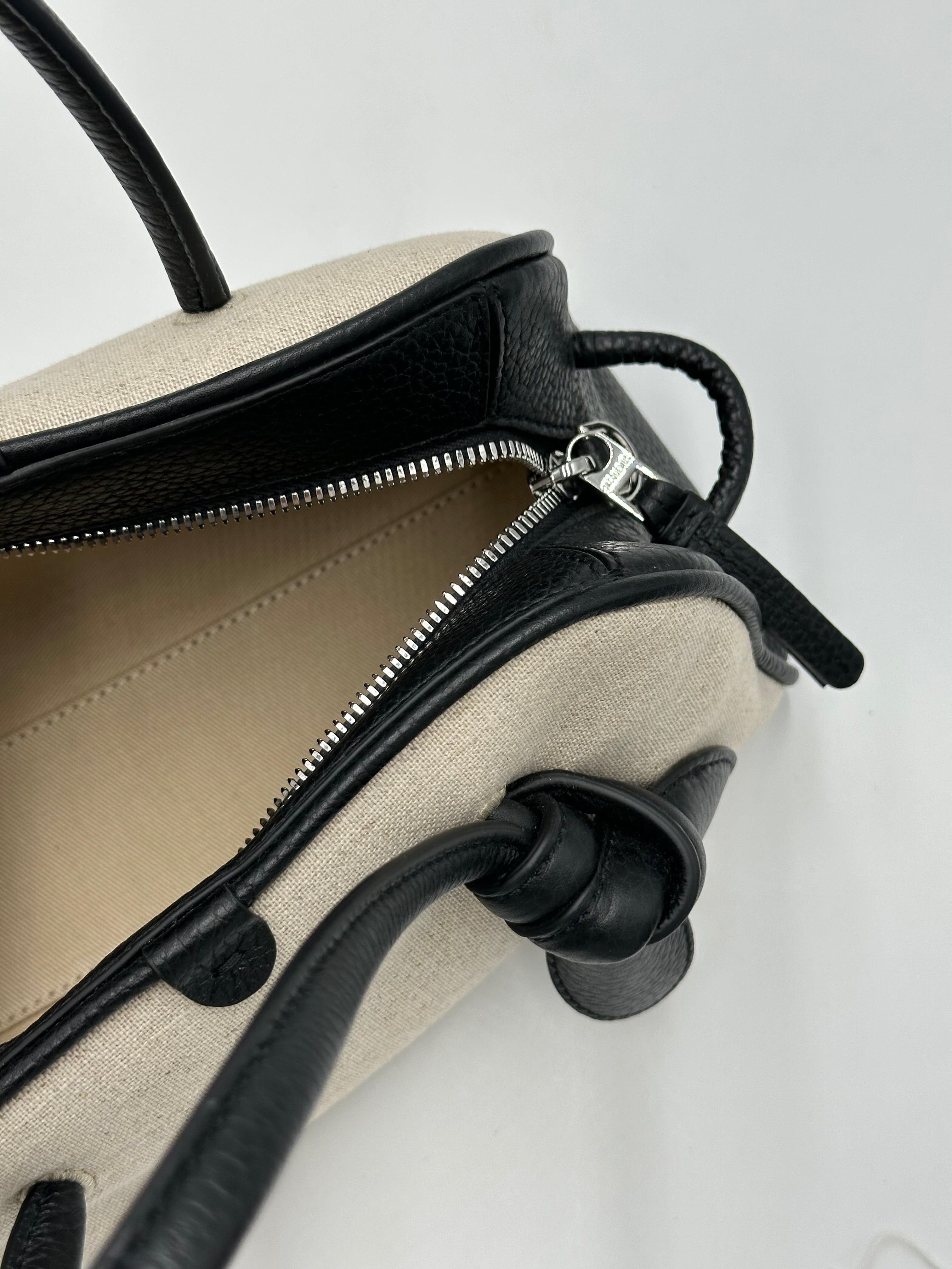 Jacquemus Le Petit Turismo