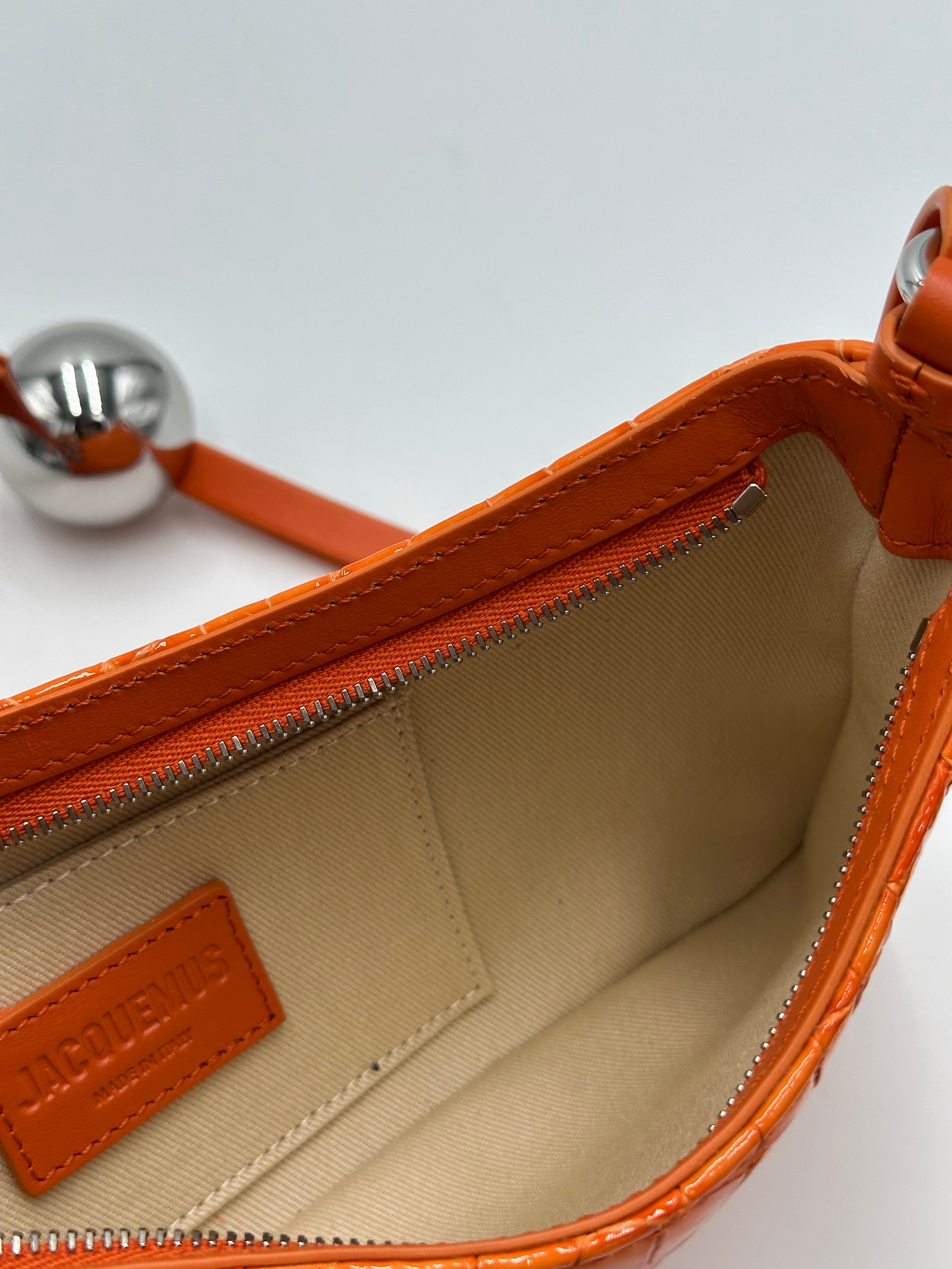 Jacquemus Le Bisou Perle