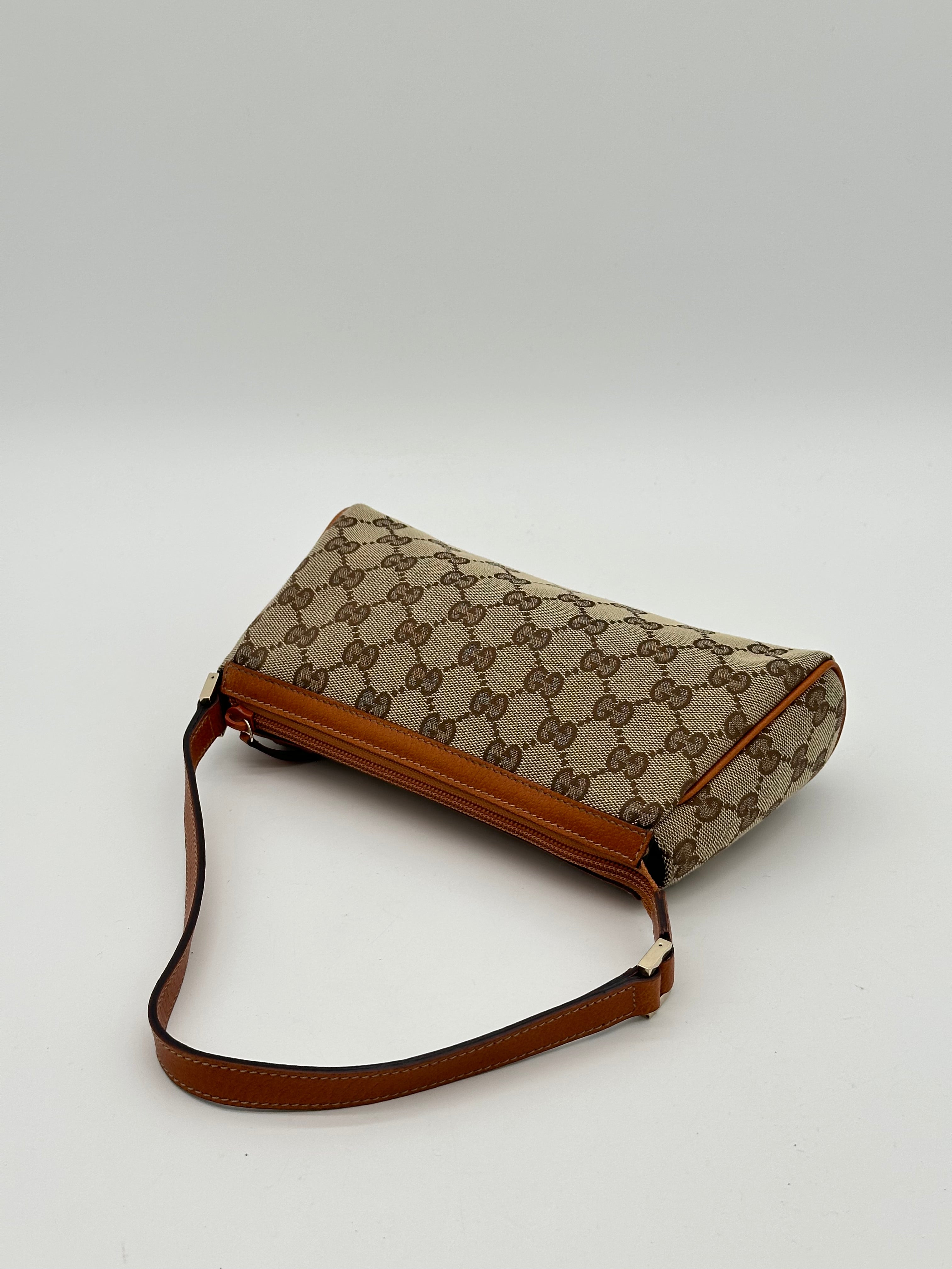 Gucci Abbey D-Ring Pochette