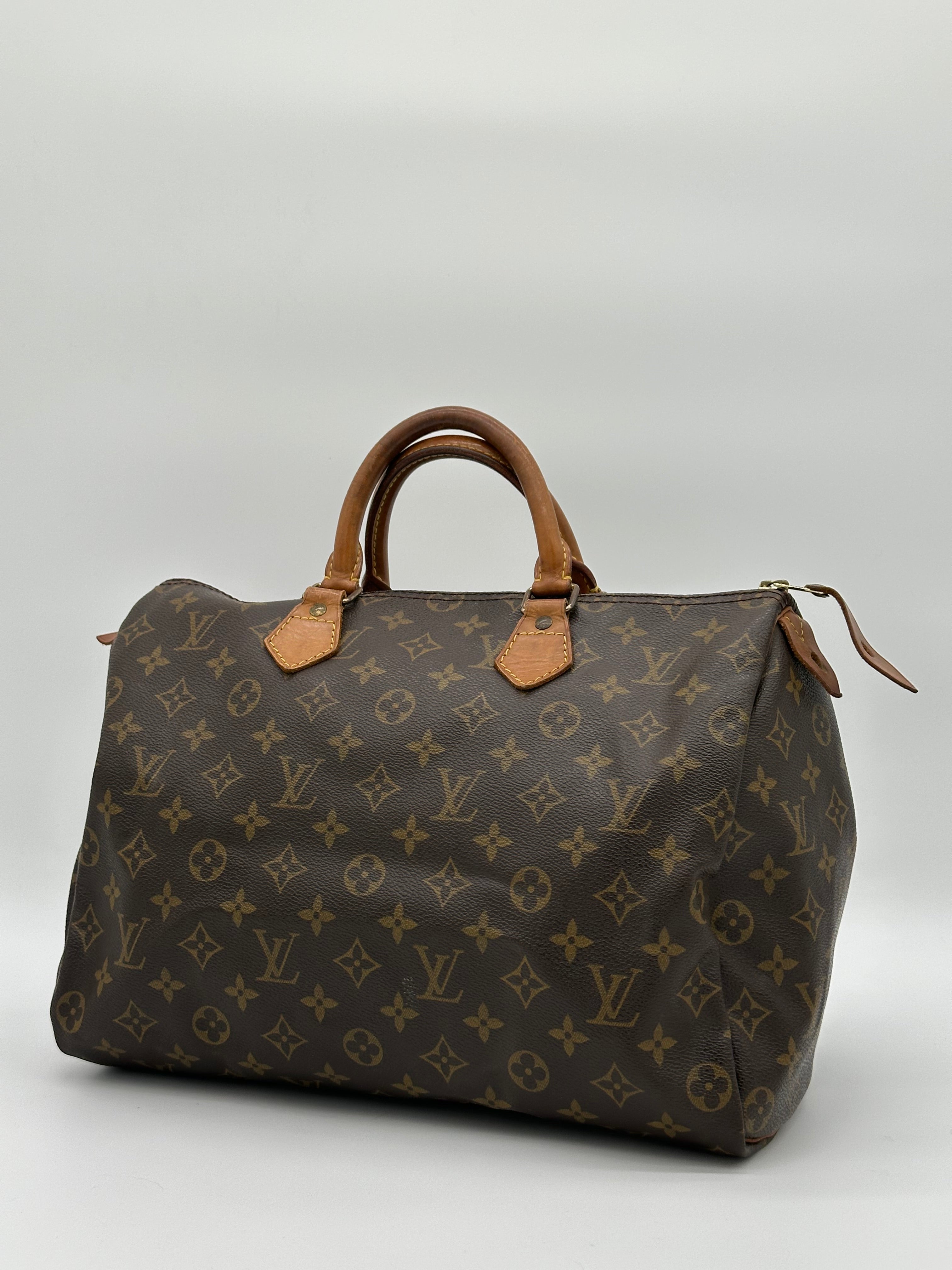 Louis Vuitton Speedy 35