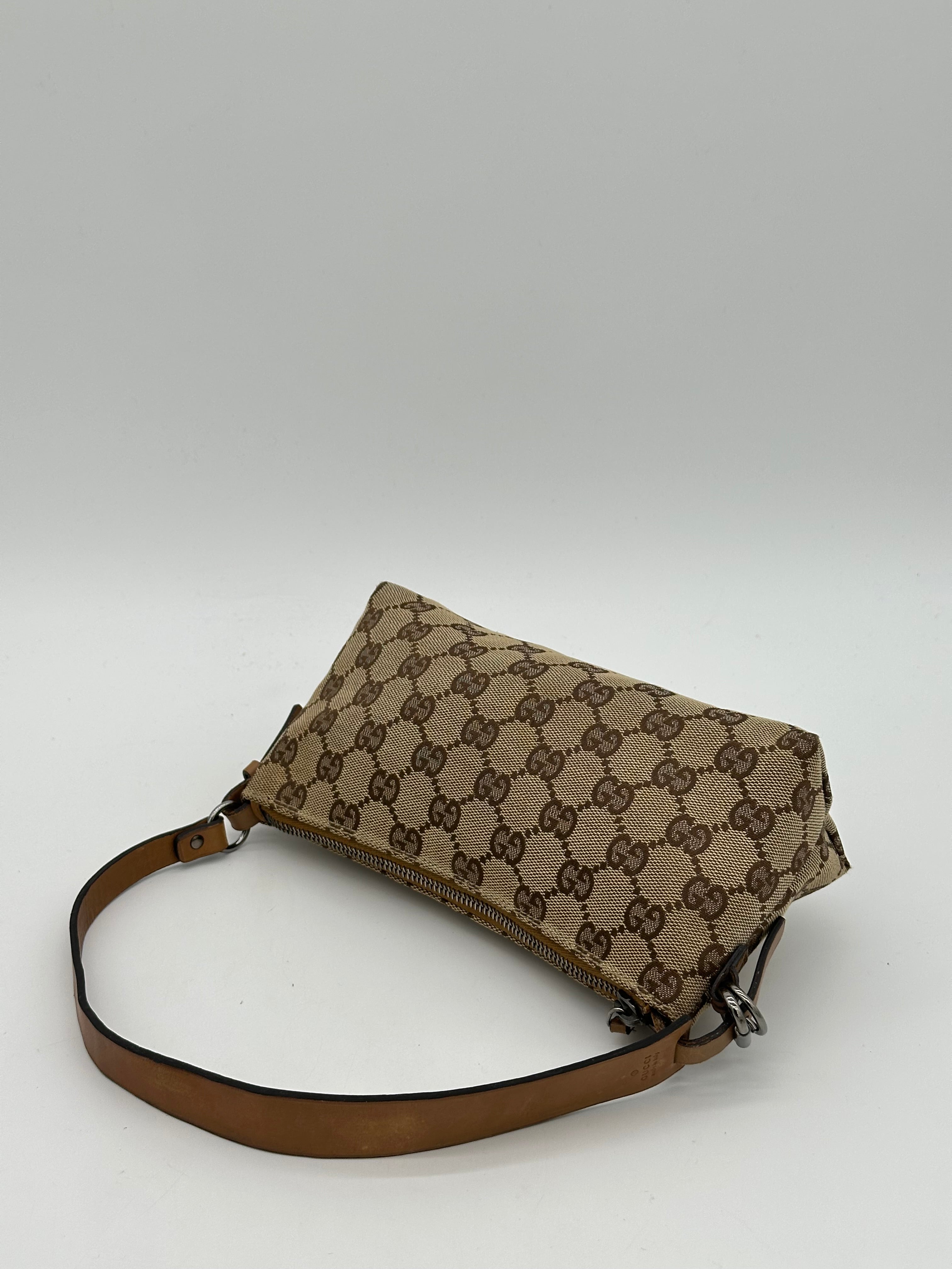 Gucci GG Canvas Shoulderbag