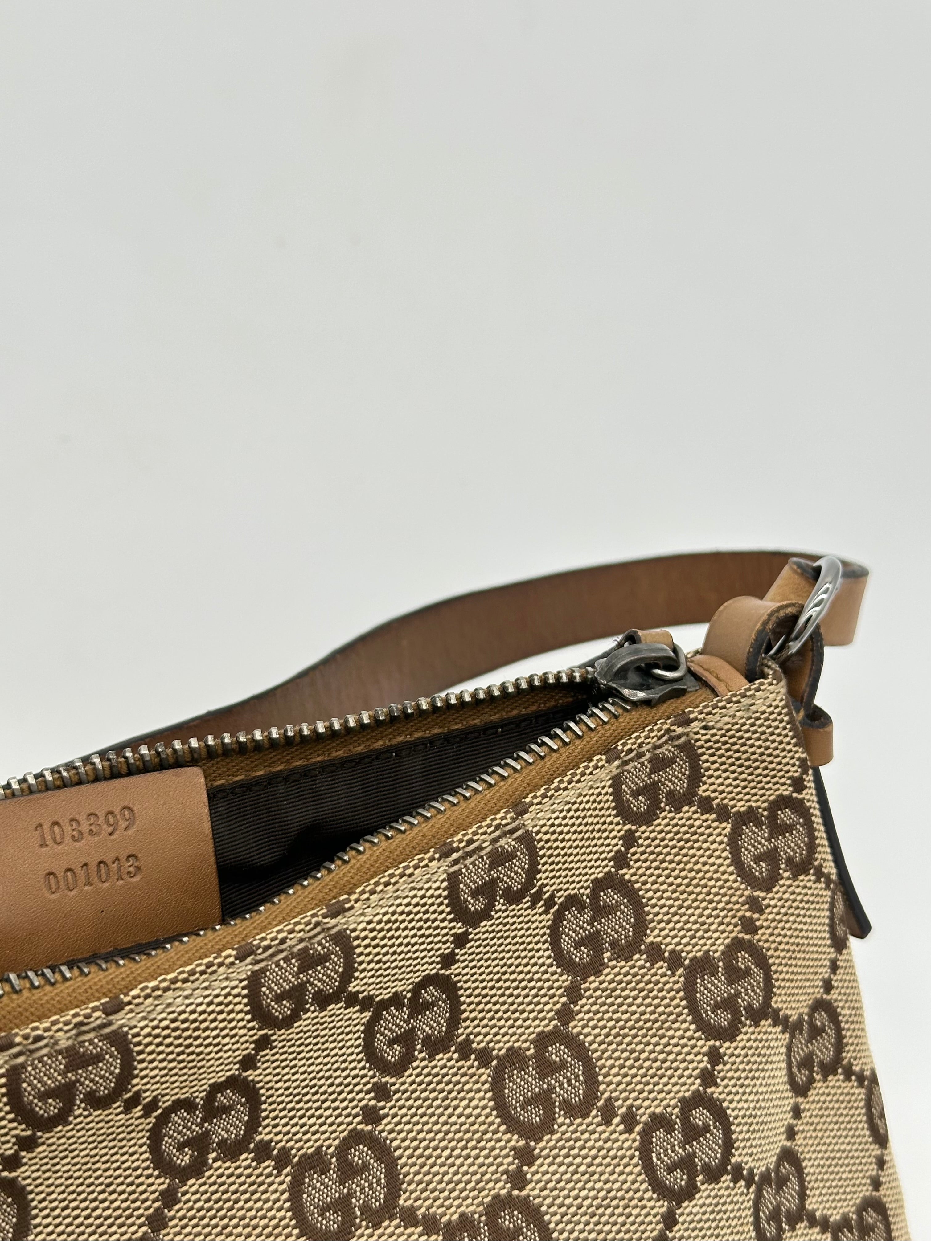 Gucci GG Canvas Shoulderbag