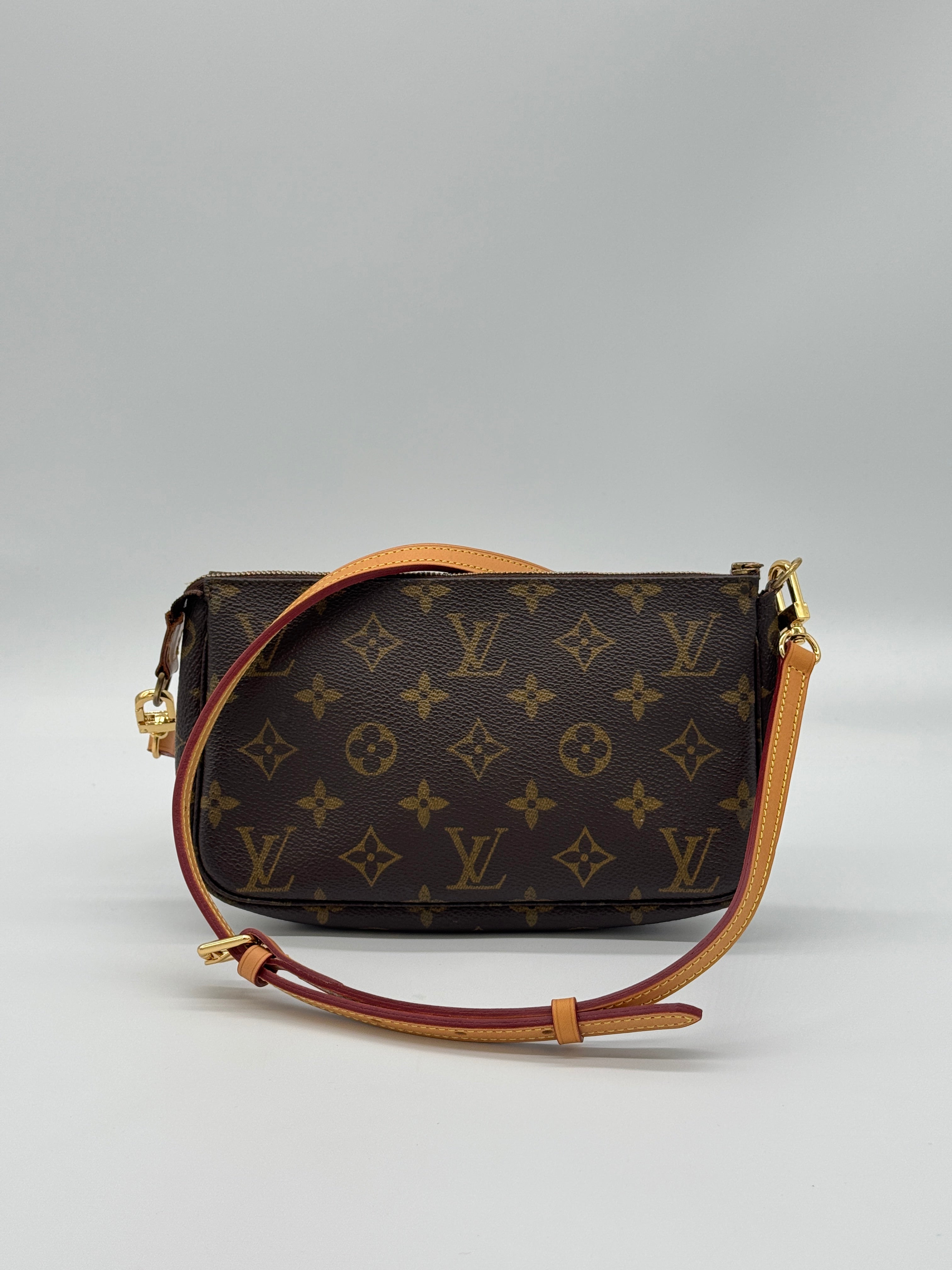 Vachetta crossbody strap