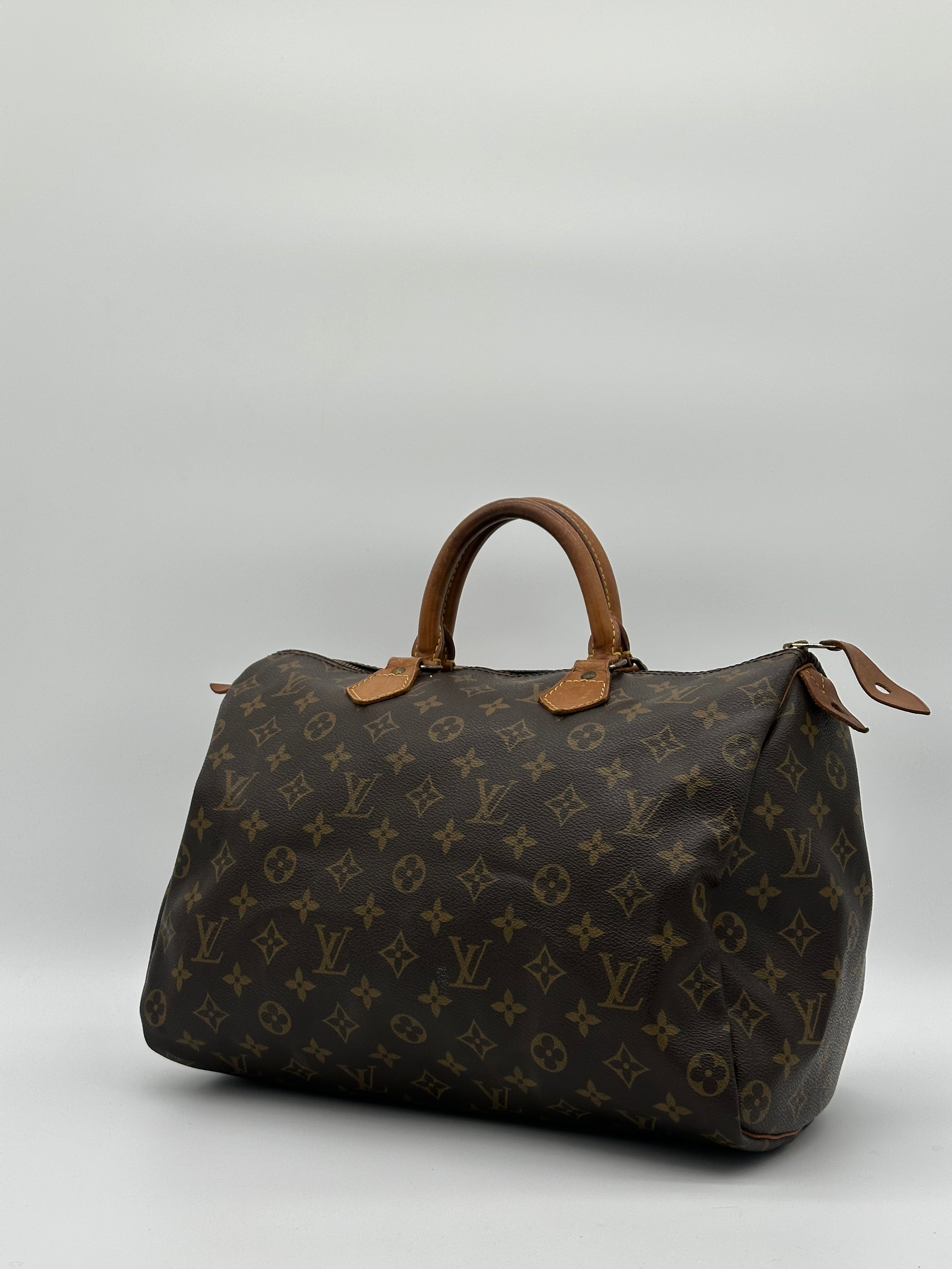Louis Vuitton Speedy 35