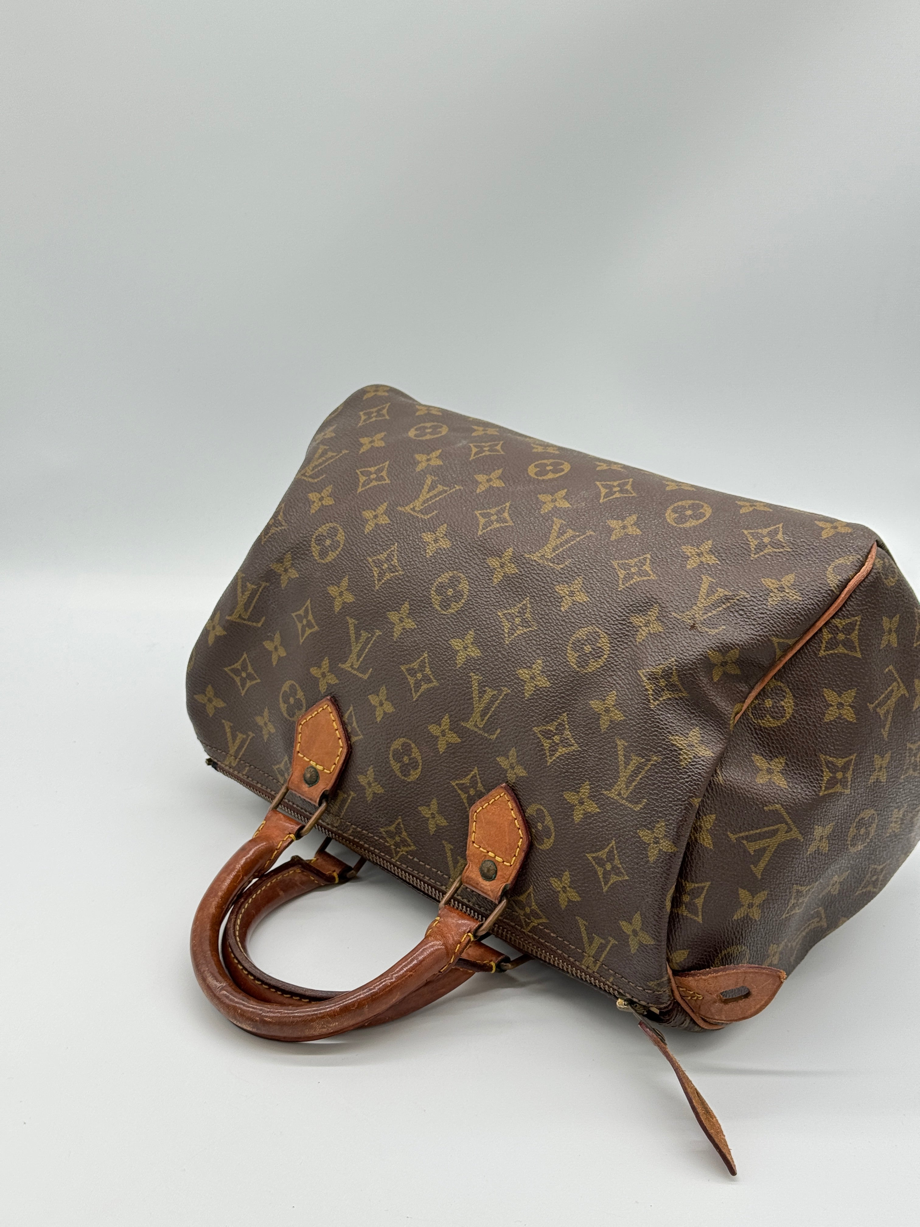 Louis Vuitton Speedy 30
