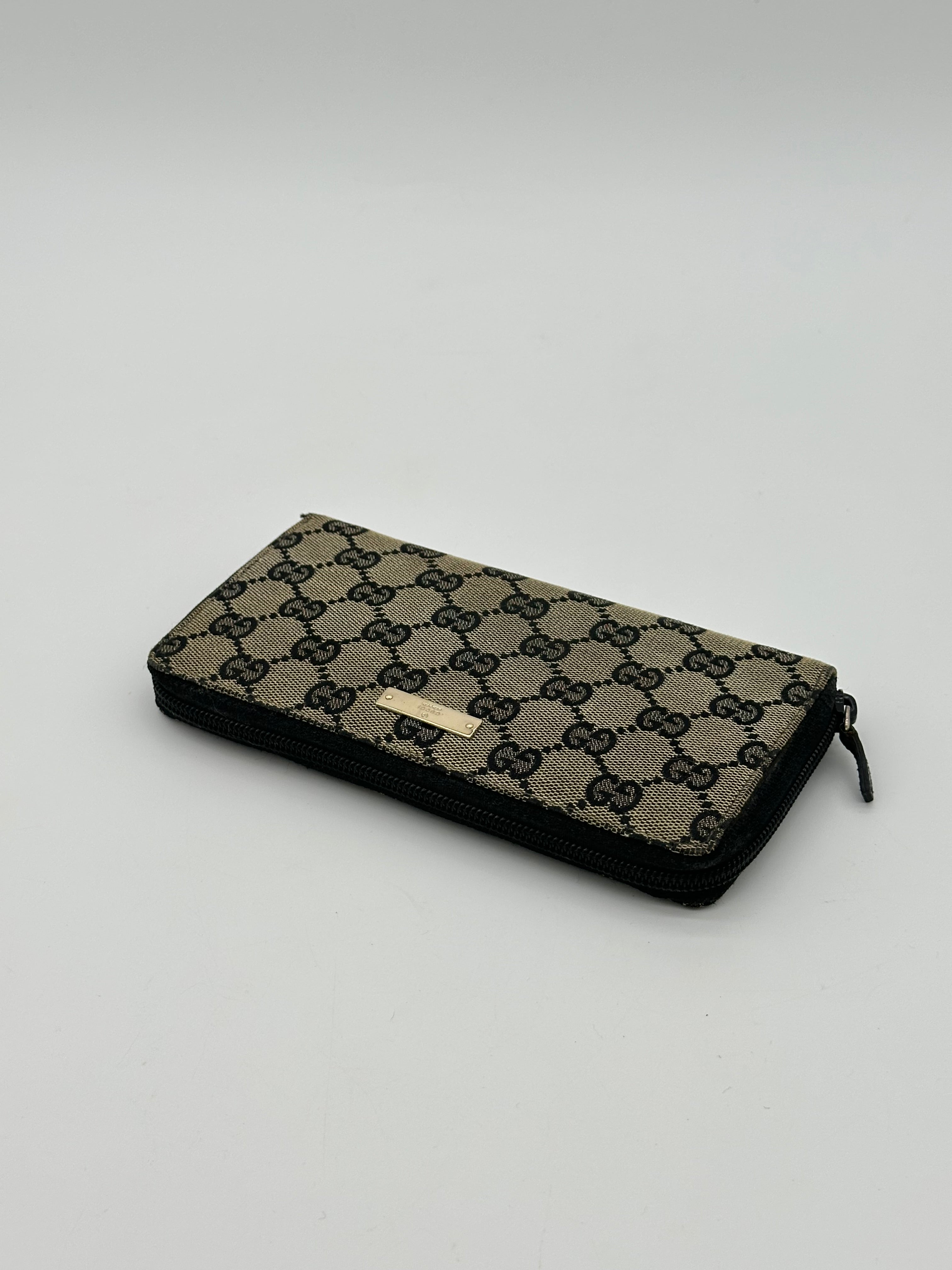 Gucci Zip Around Wallet