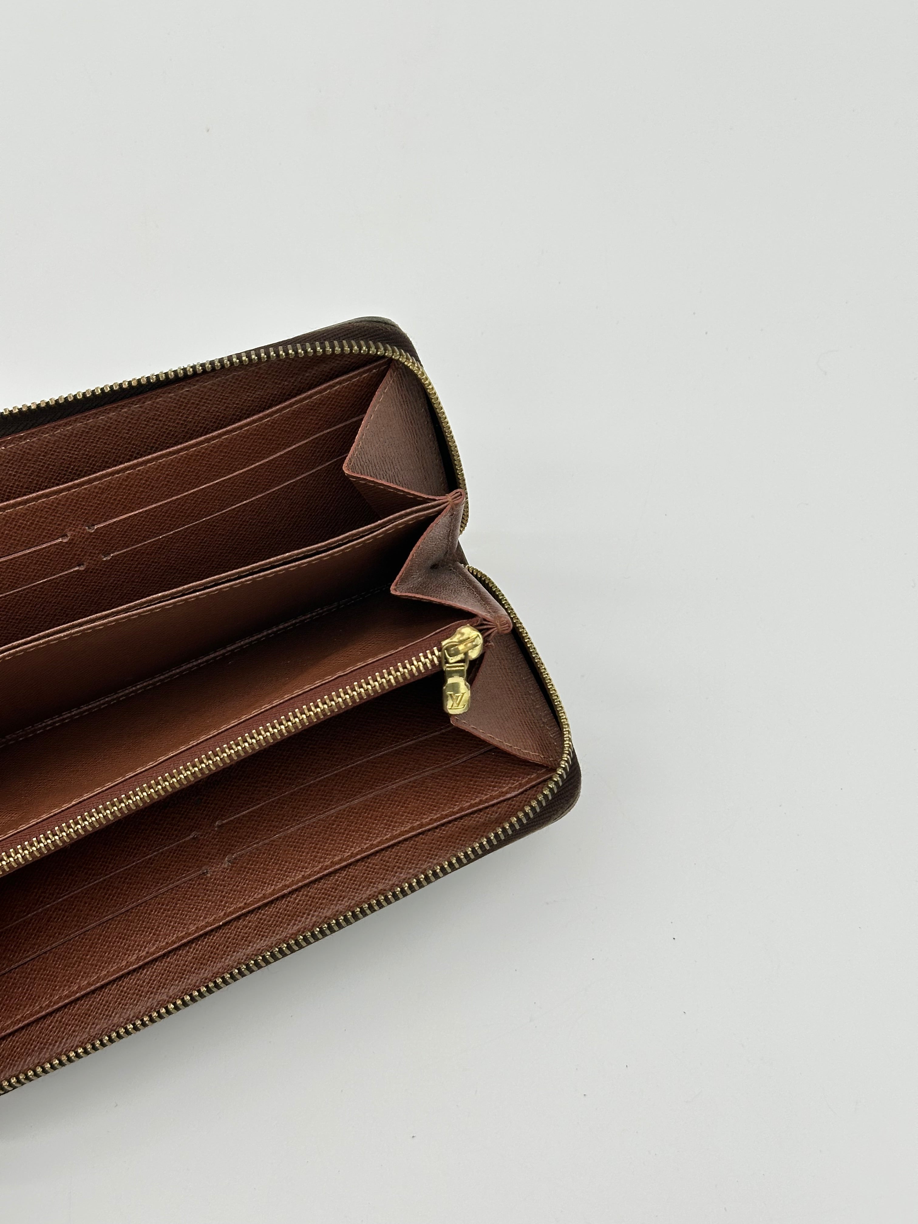 Louis Vuitton Zippy Long Wallet