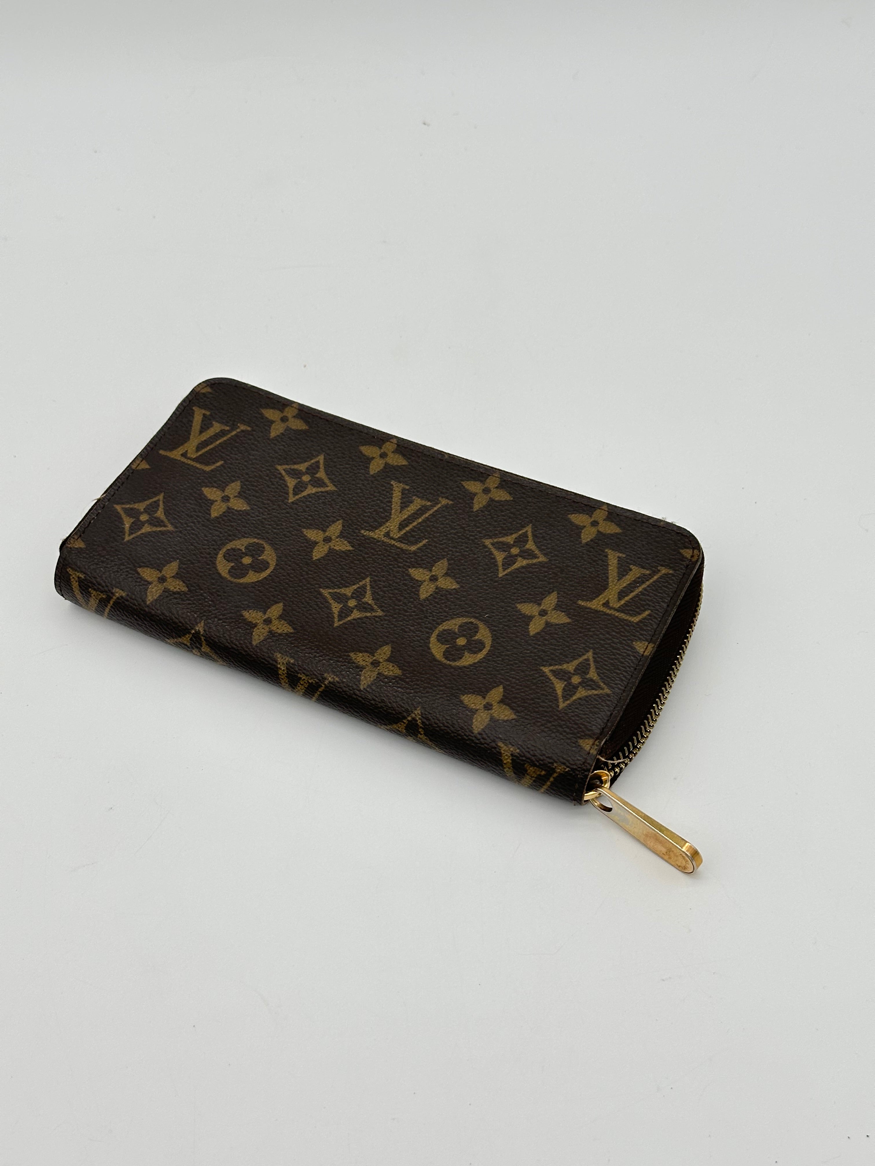 Louis Vuitton Zippy Long Wallet