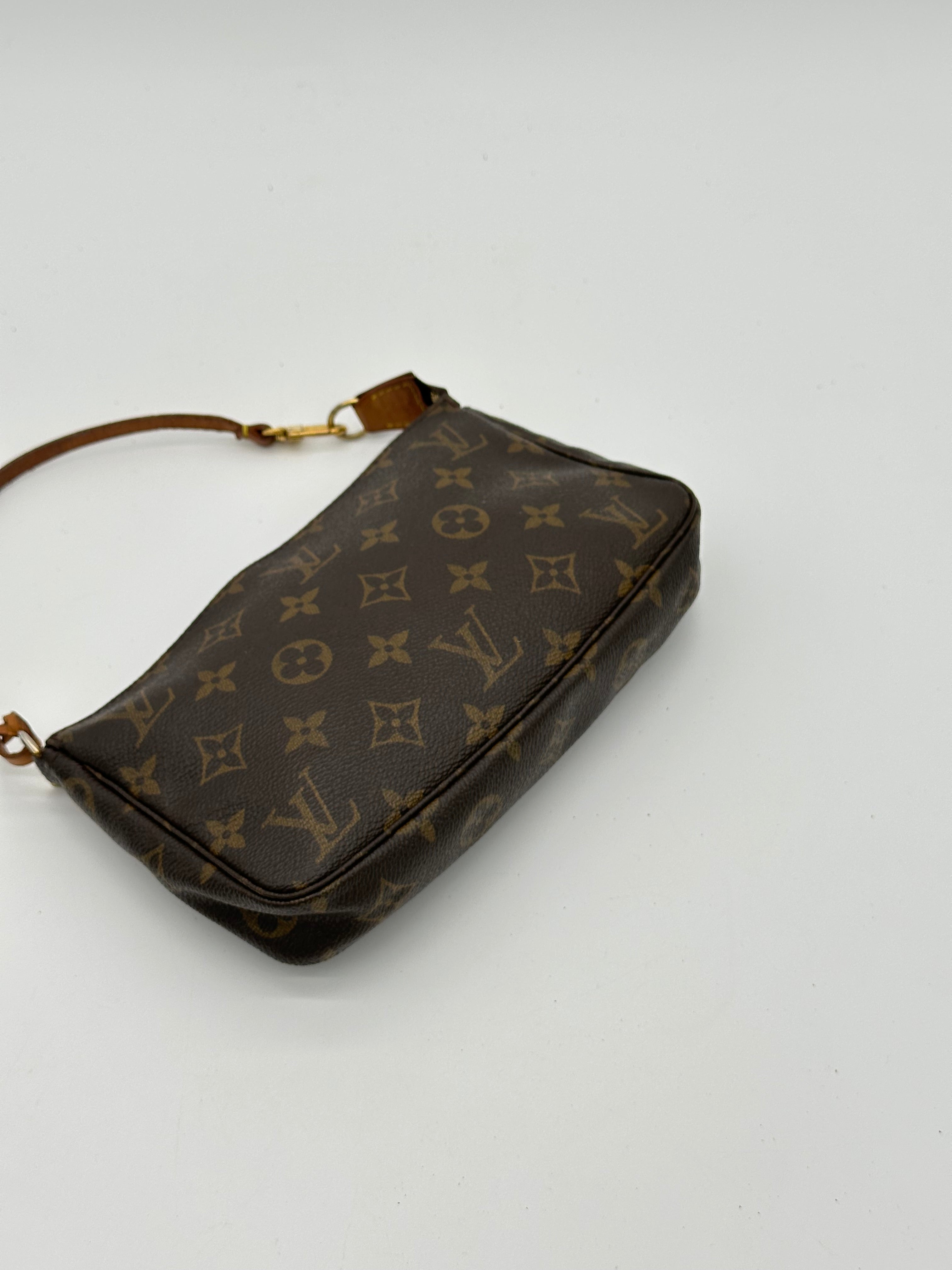 Louis Vuitton Pochette Accessoires