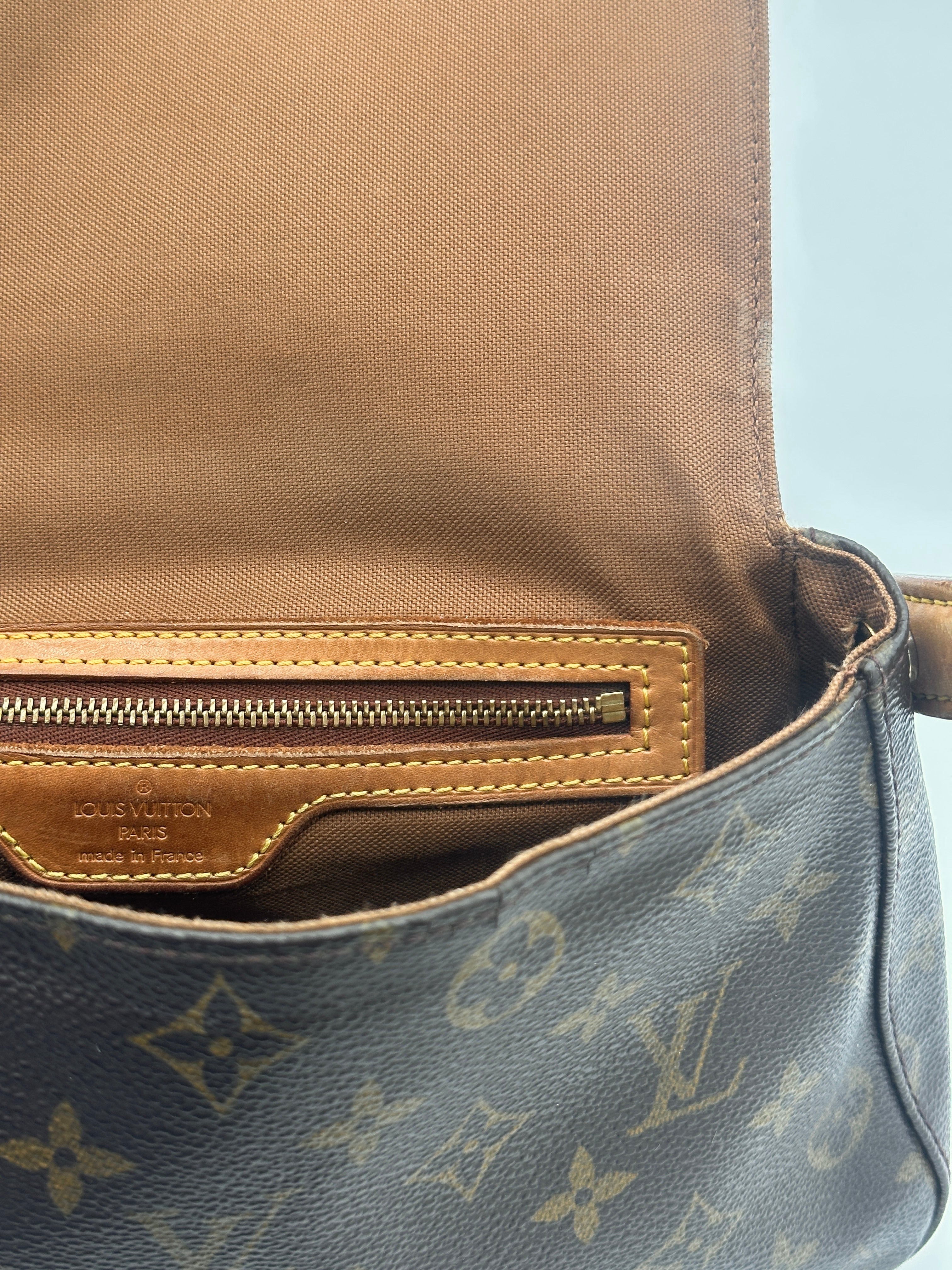 Louis Vuitton Mini Looping