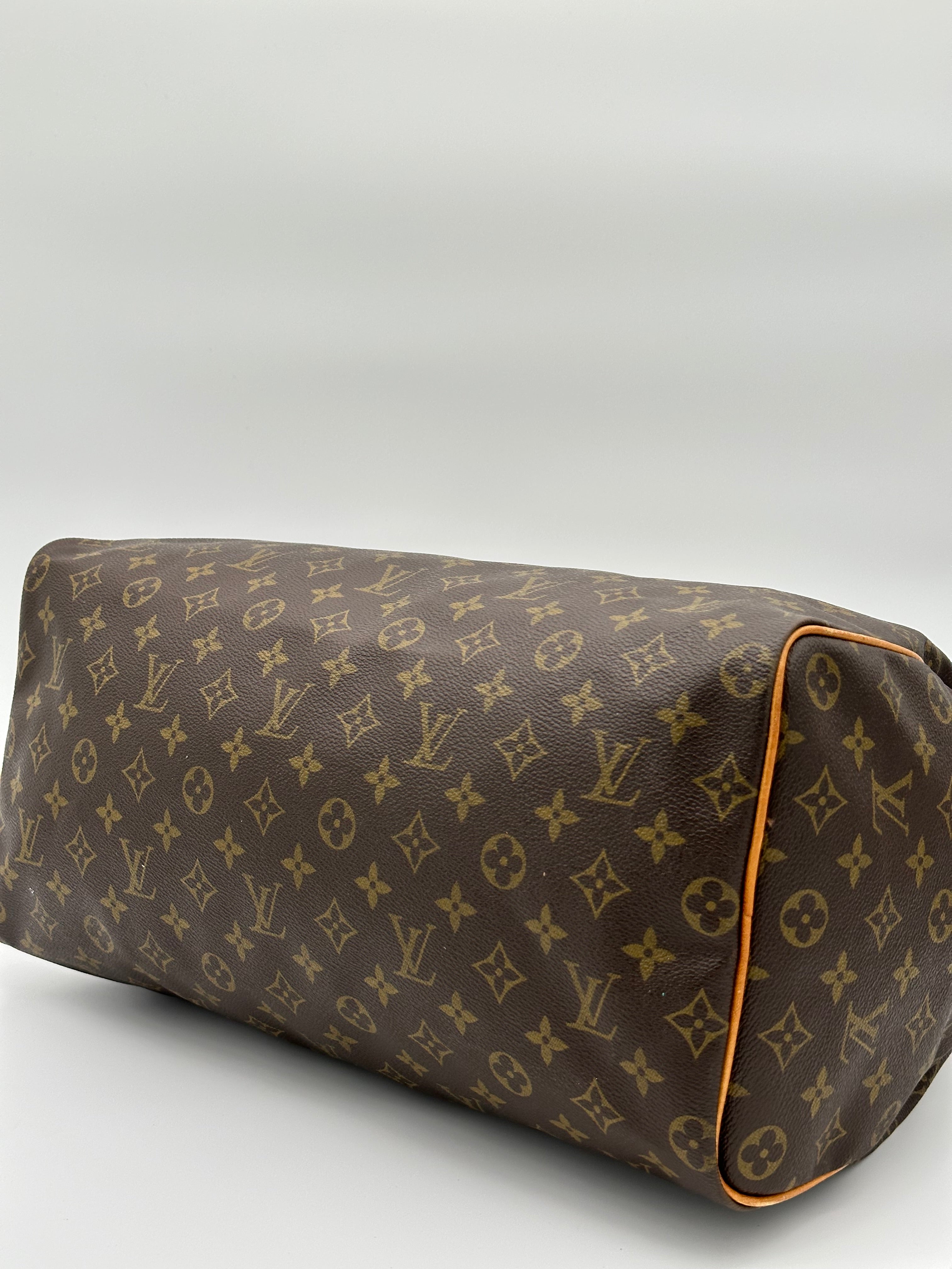 Louis Vuitton Speedy 40