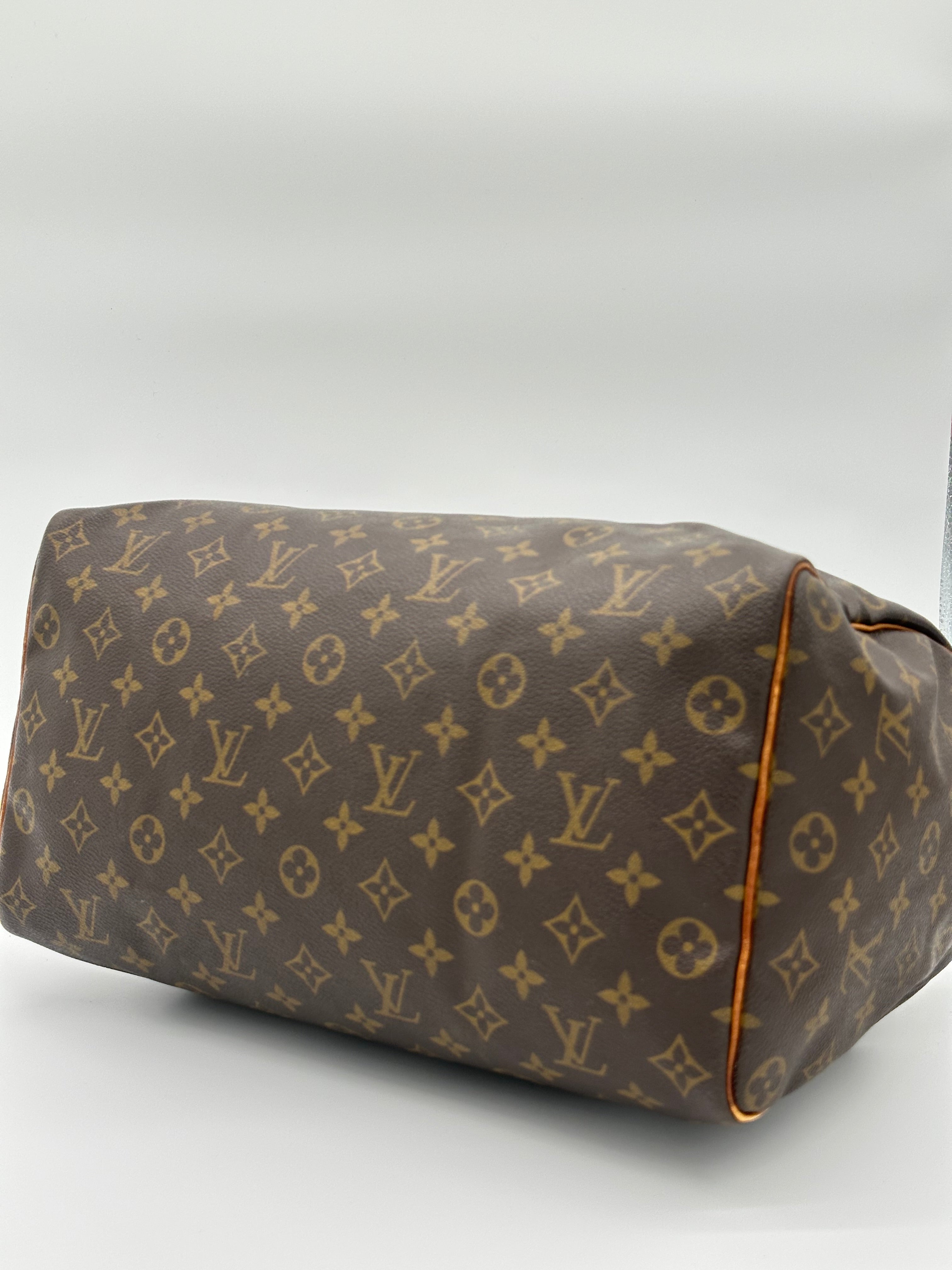 Louis Vuitton Speedy 35