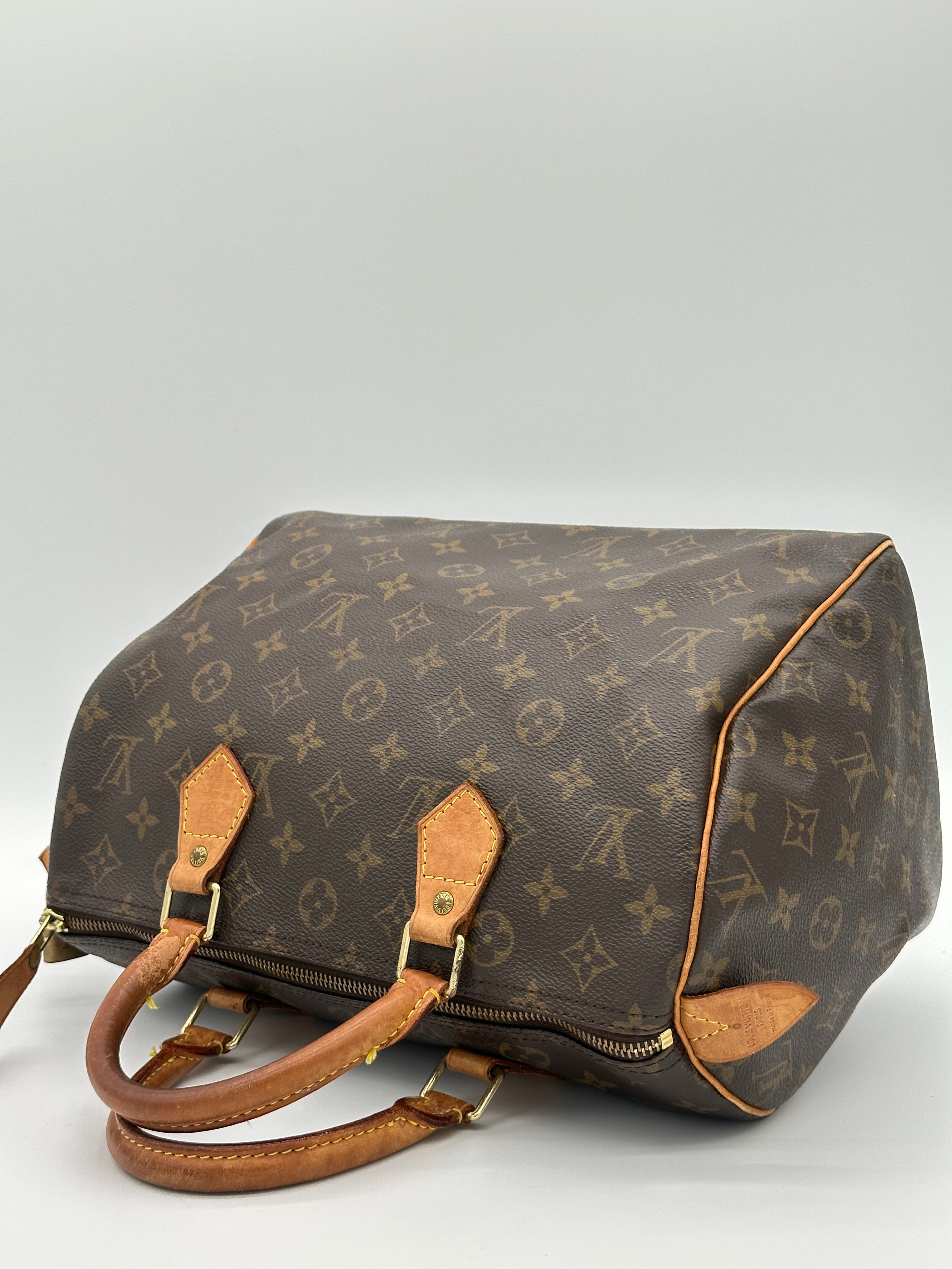 Louis Vuitton Speedy 30