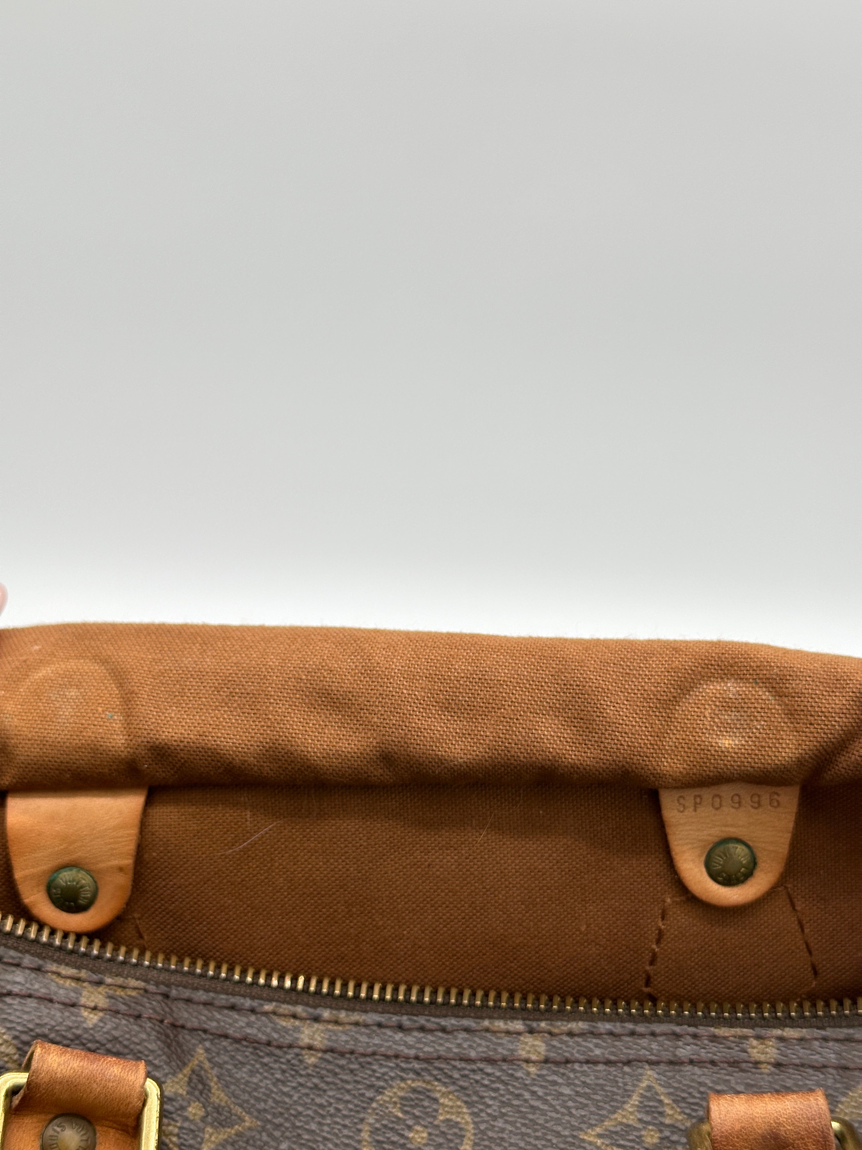 Louis Vuitton Speedy 30