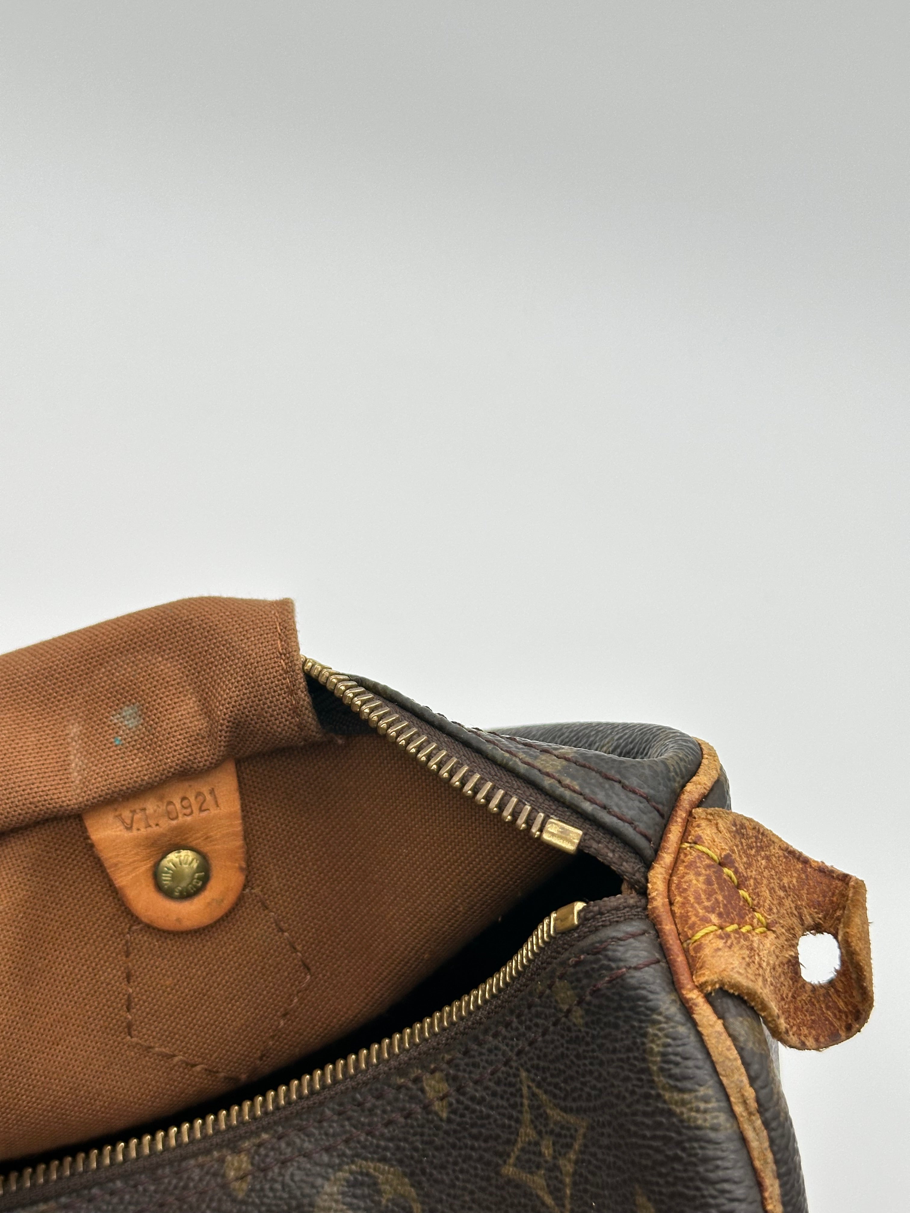 Louis Vuitton Speedy 30