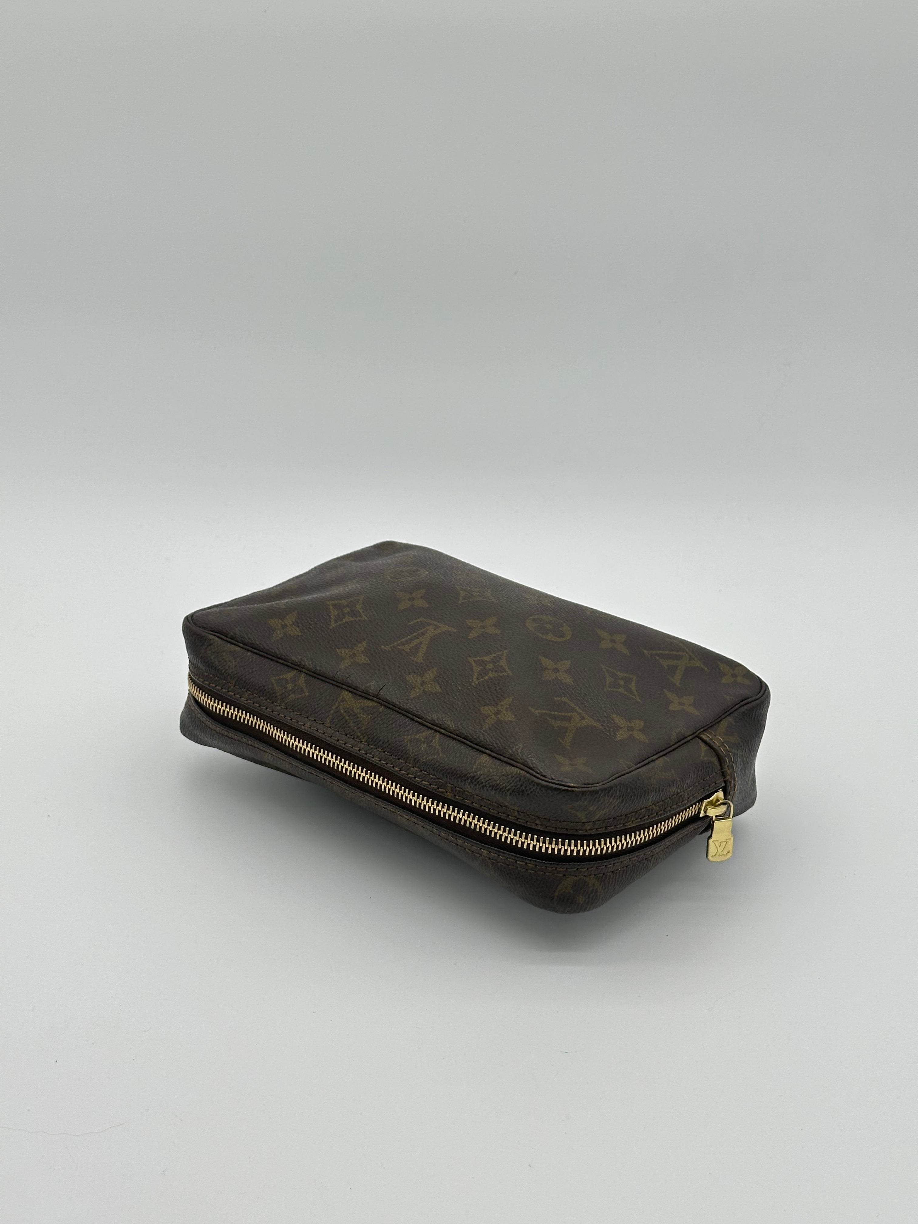 Louis Vuitton Trousse 23