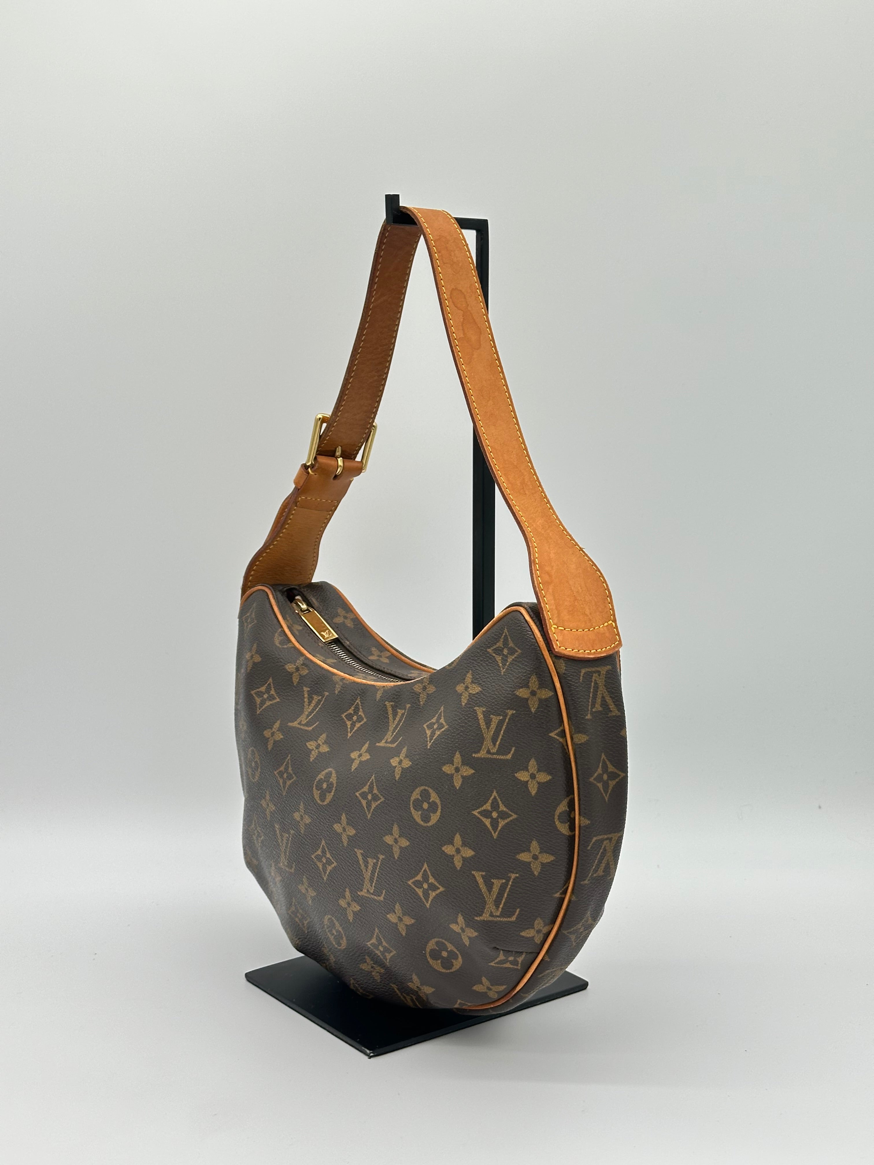 Louis Vuitton Croissant MM