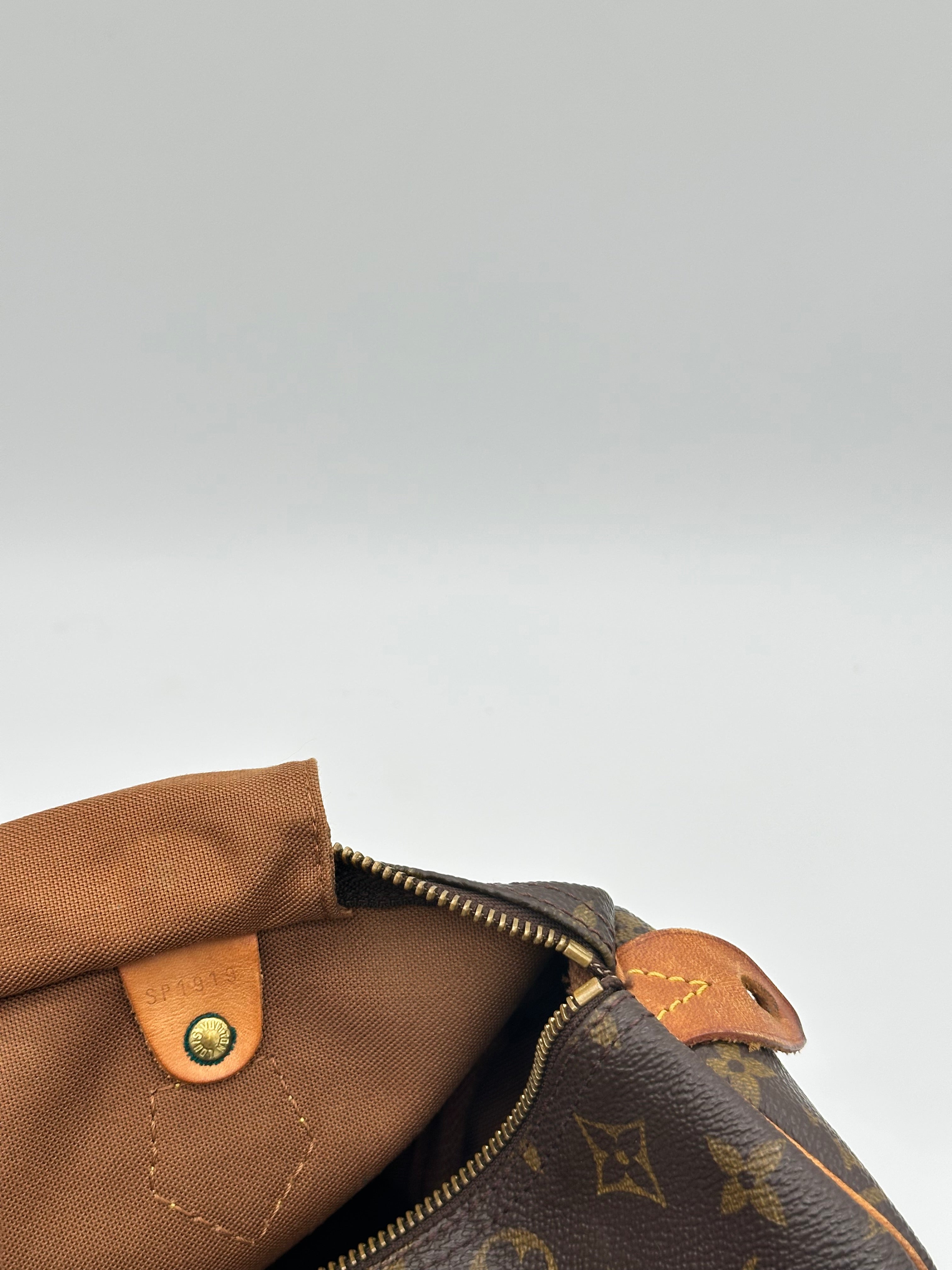 Louis Vuitton Speedy 30