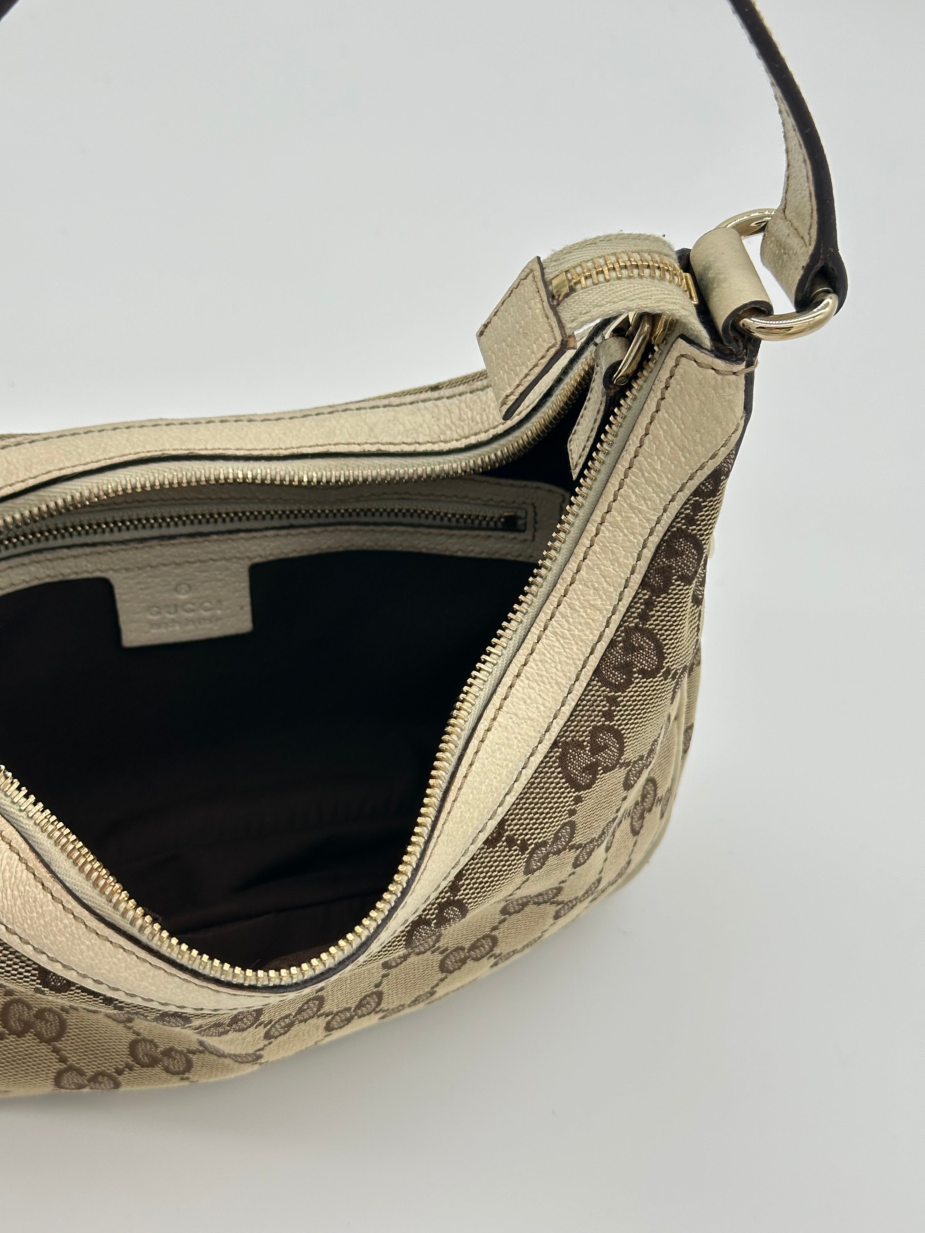 Gucci Small Charmy Hobo