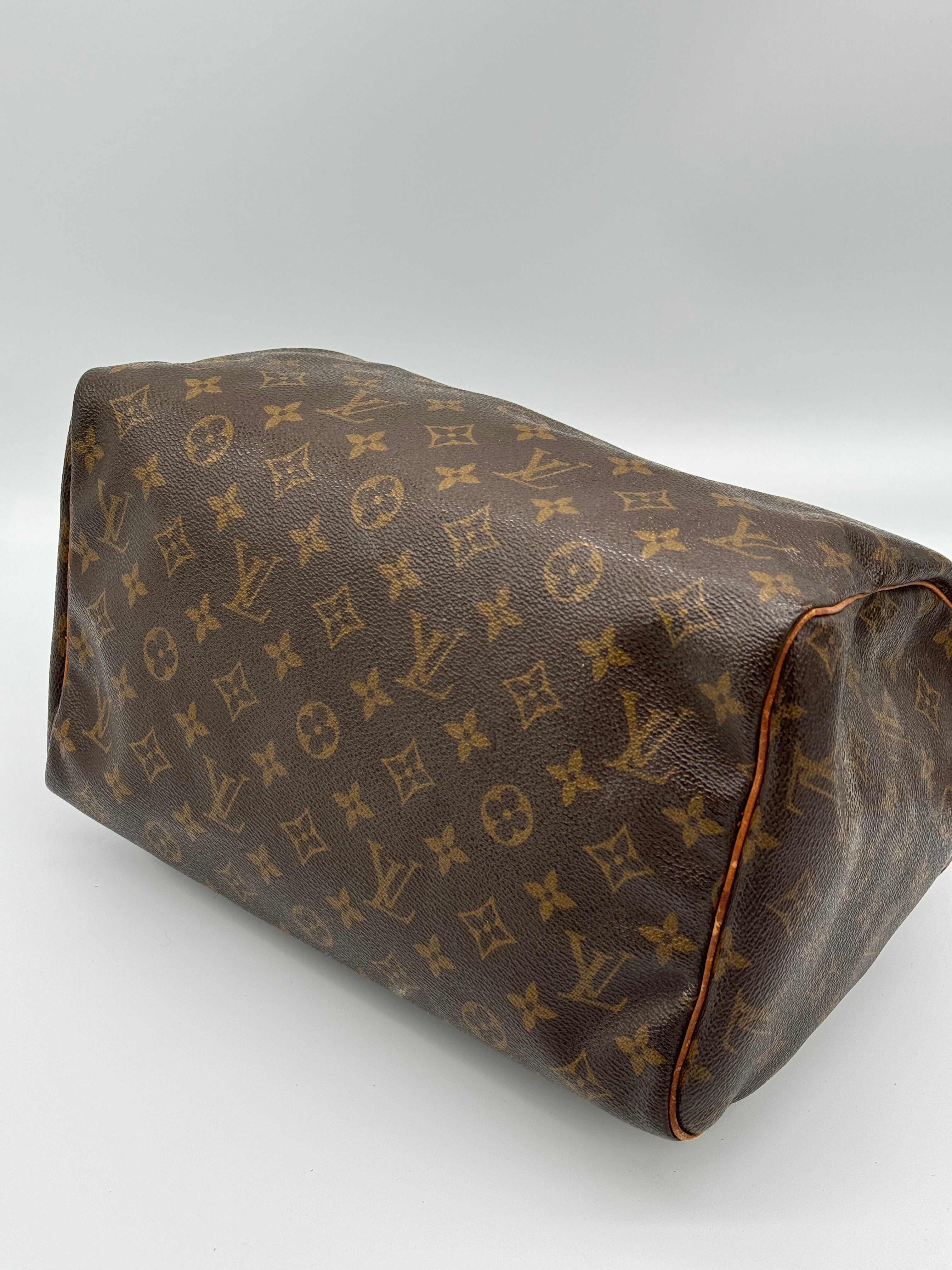 Louis Vuitton Speedy 30