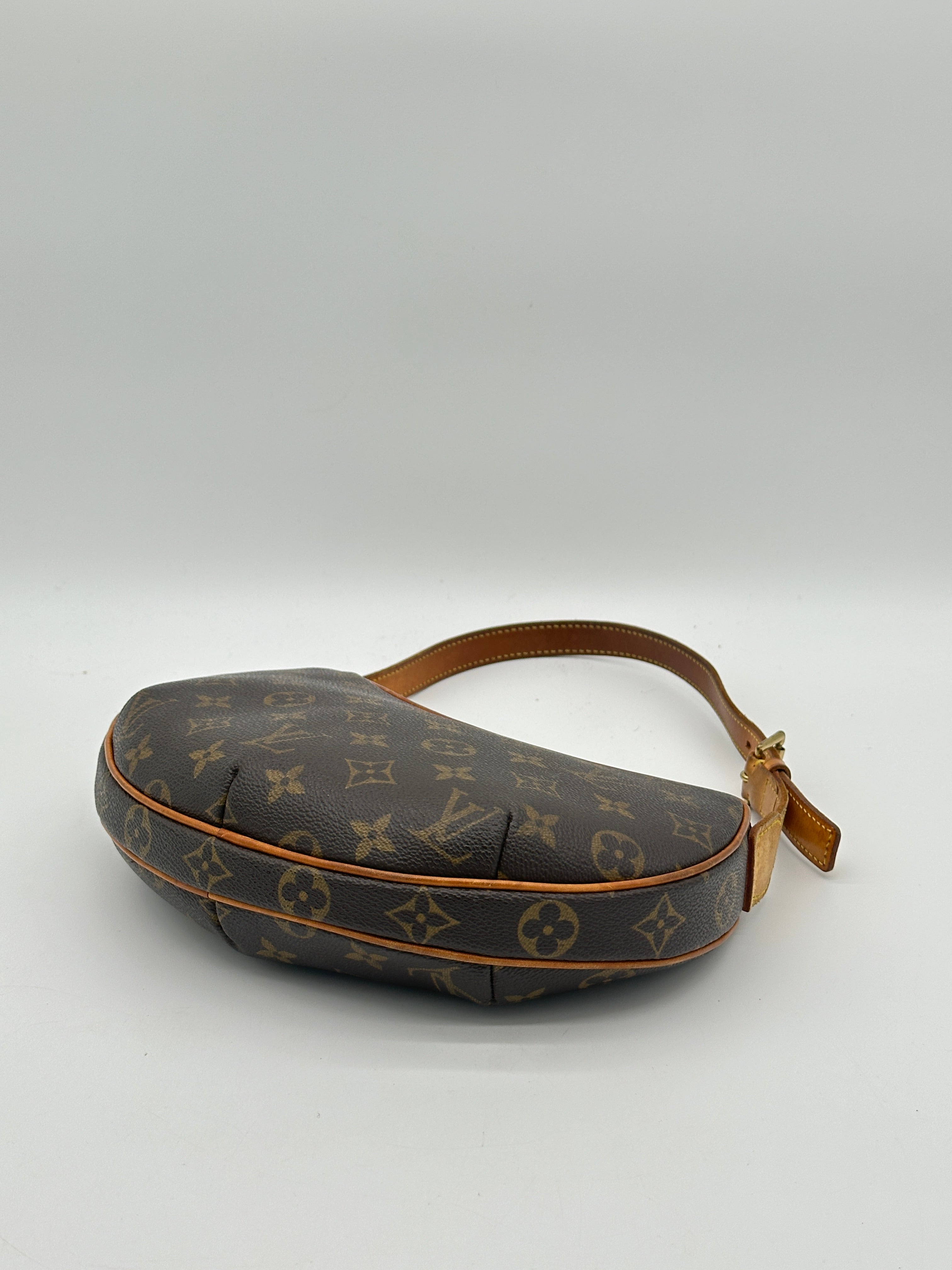 Louis Vuitton Croissant PM