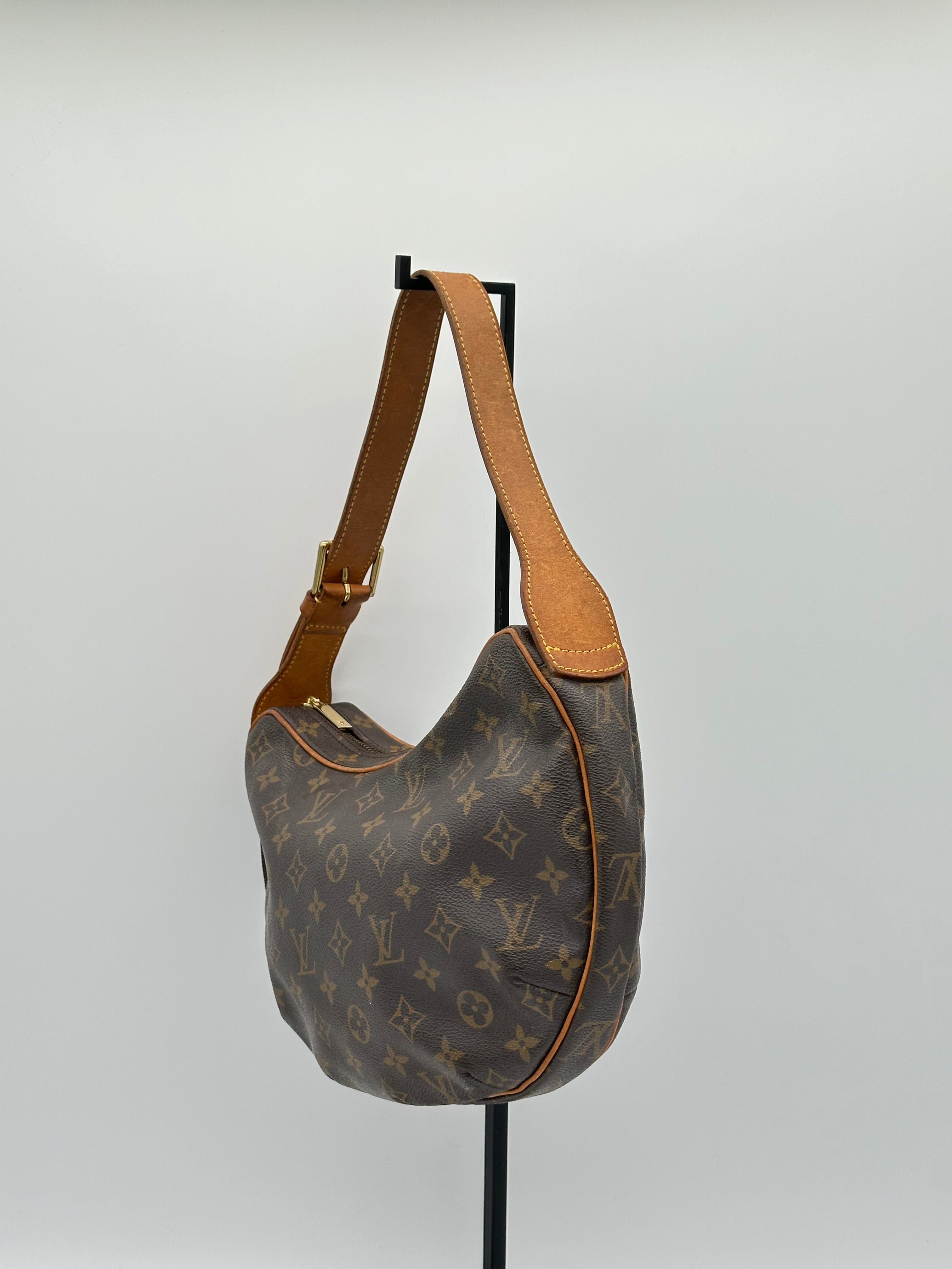 Louis Vuitton Croissant MM