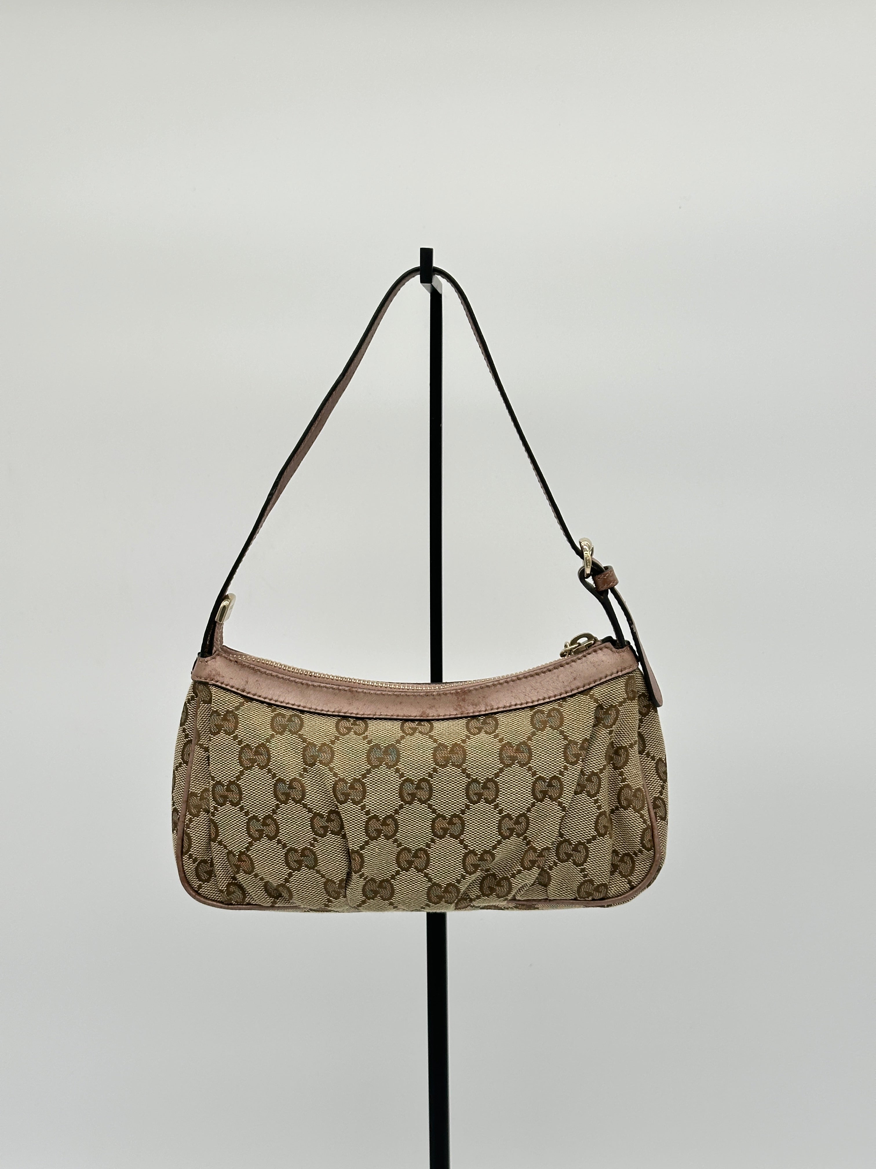 Gucci Heart Pochette