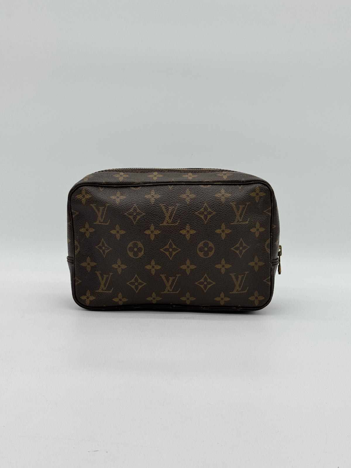 Louis Vuitton Trousse 23