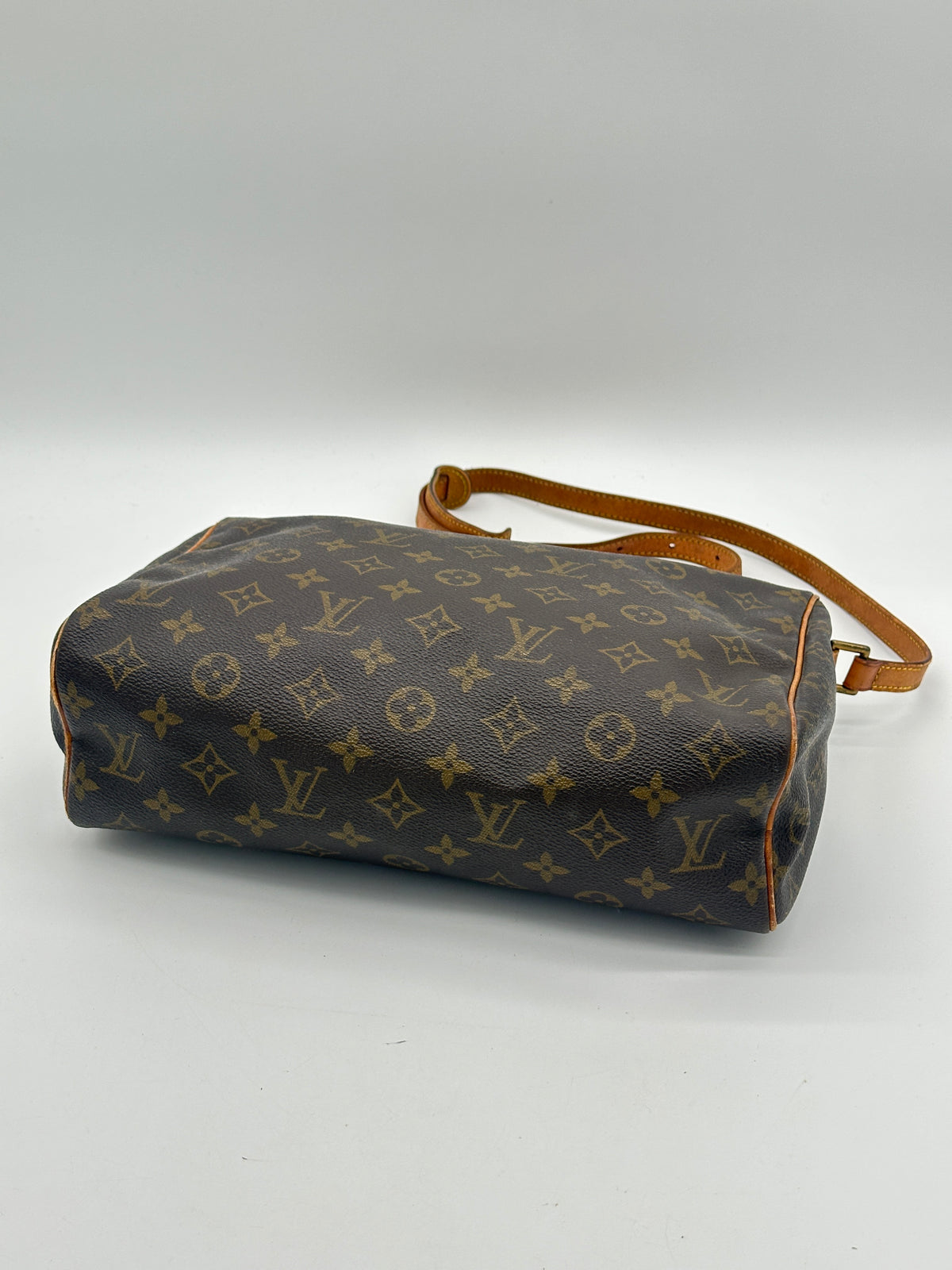 Louis Vuitton Tulle Lee