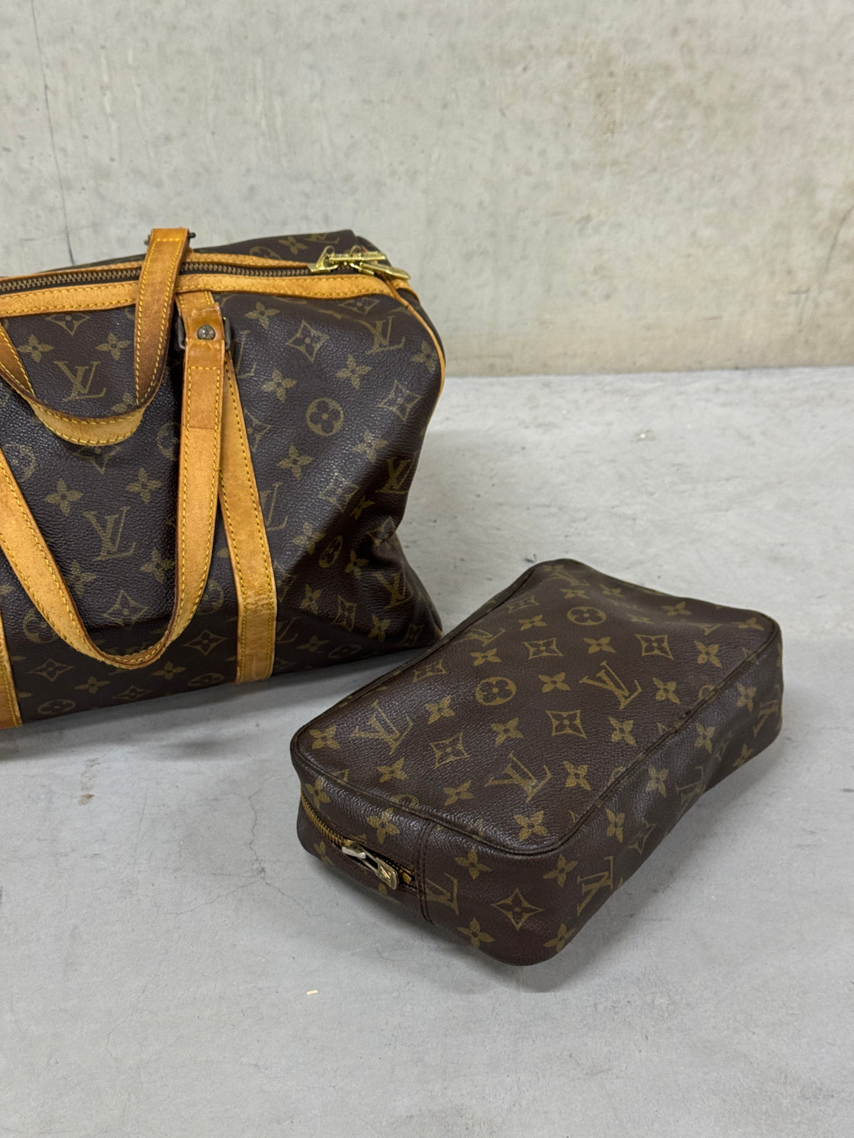 Louis Vuitton Trousse 23