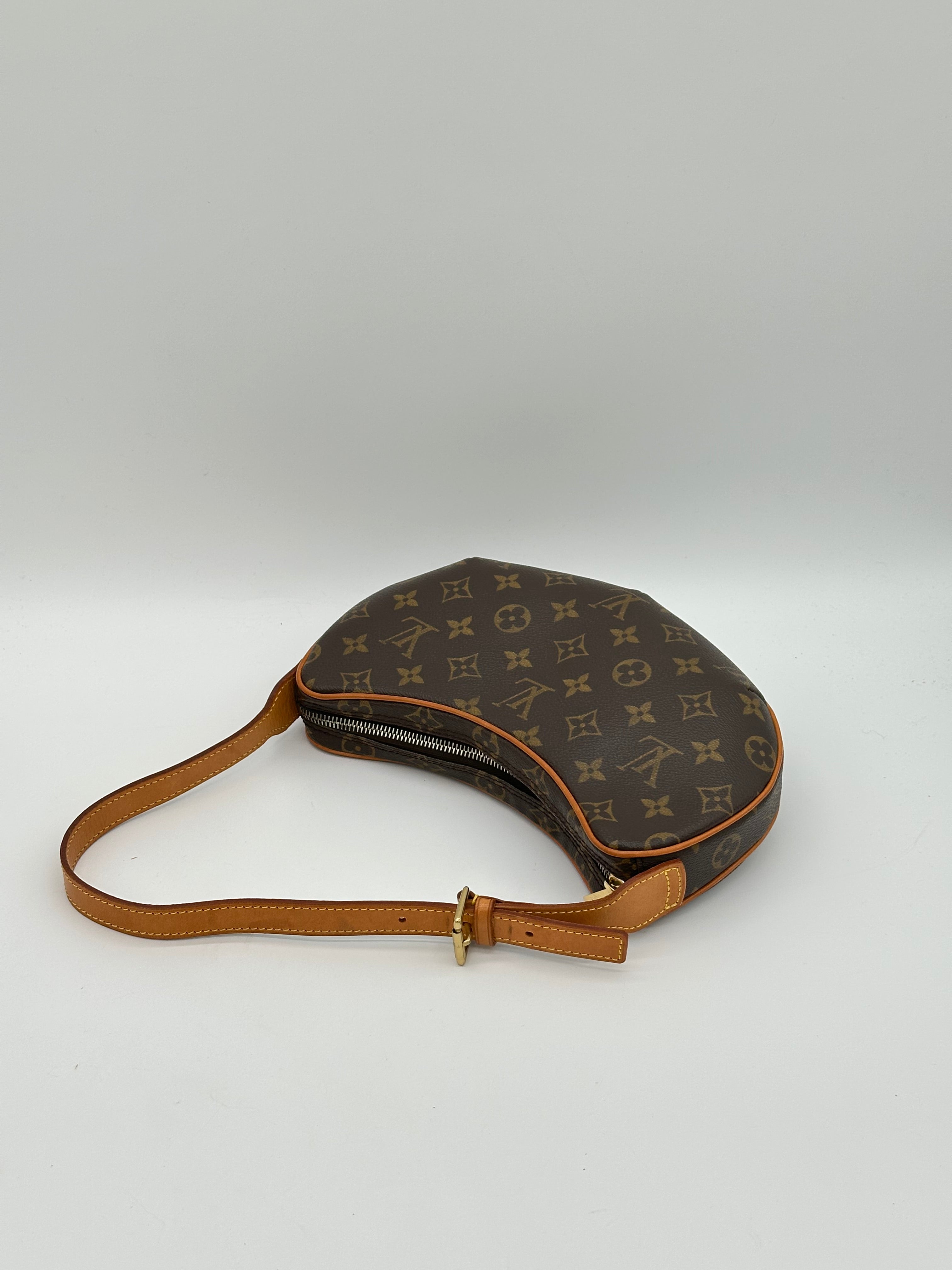 Louis Vuitton Croissant PM