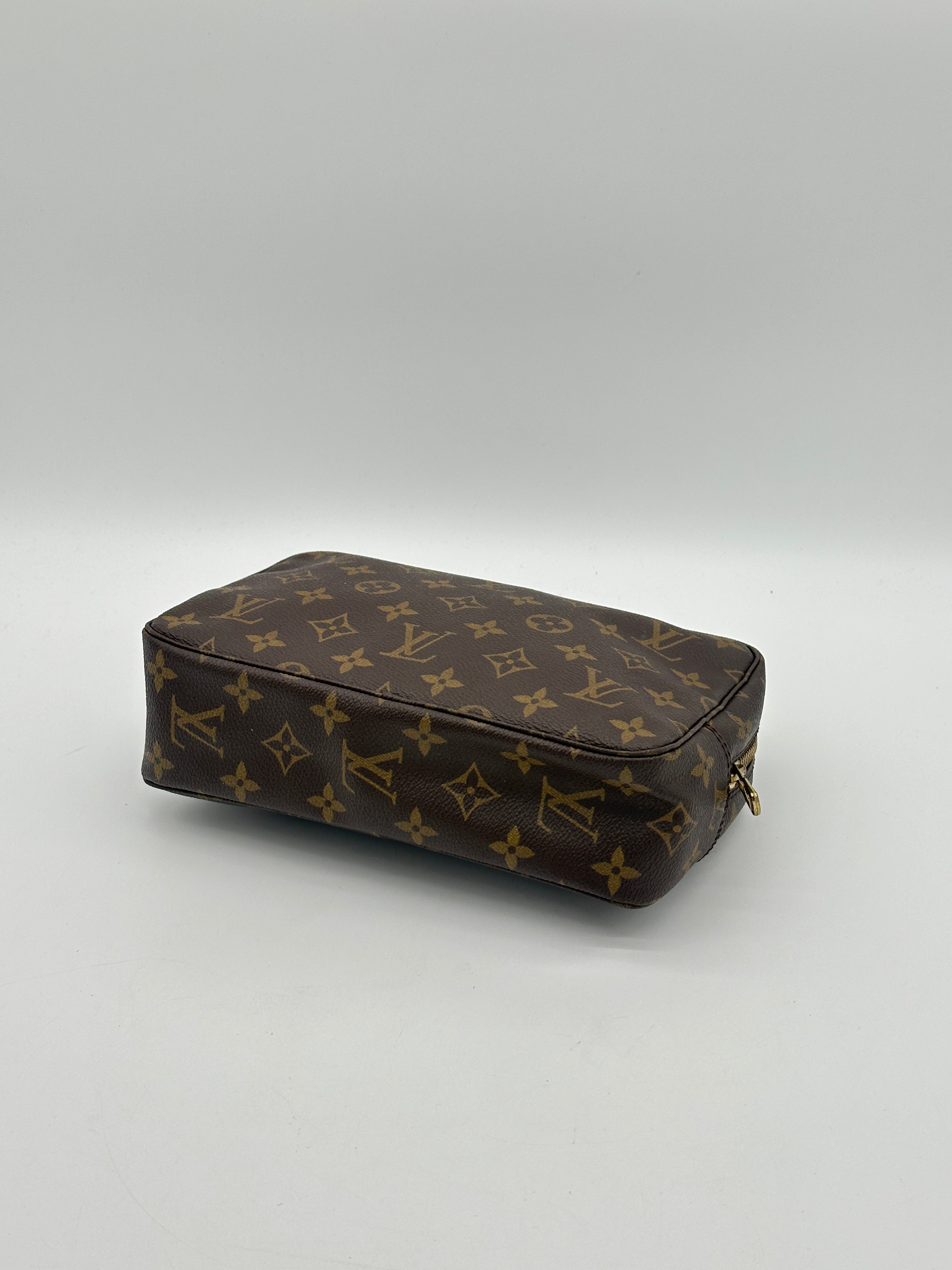 Louis Vuitton Trousse 23