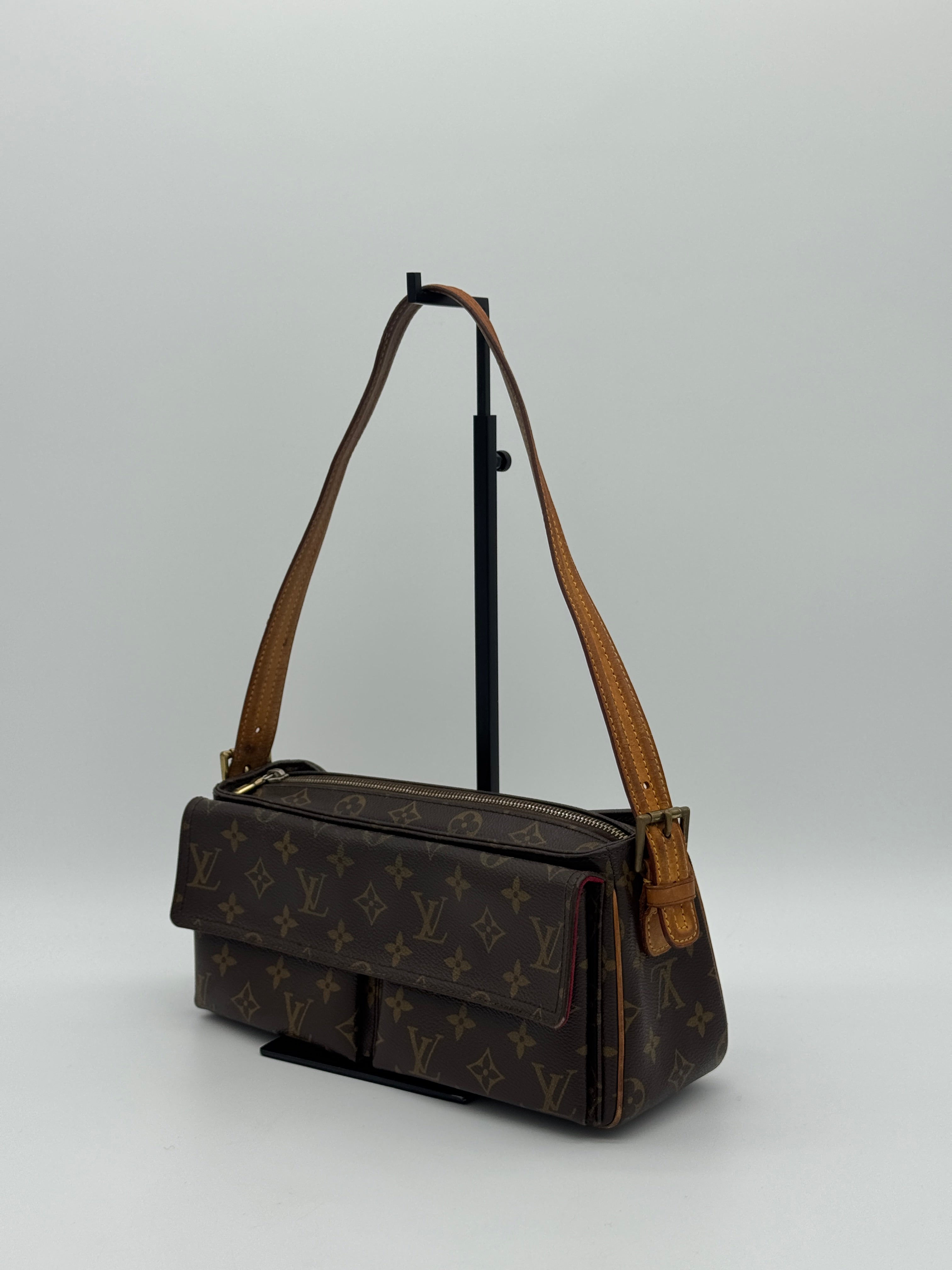 LOUIS VUITTON ビバシテ MM Pre-loved Louis Vuitton Viva Cité MM | Pepper Luxury Vintage