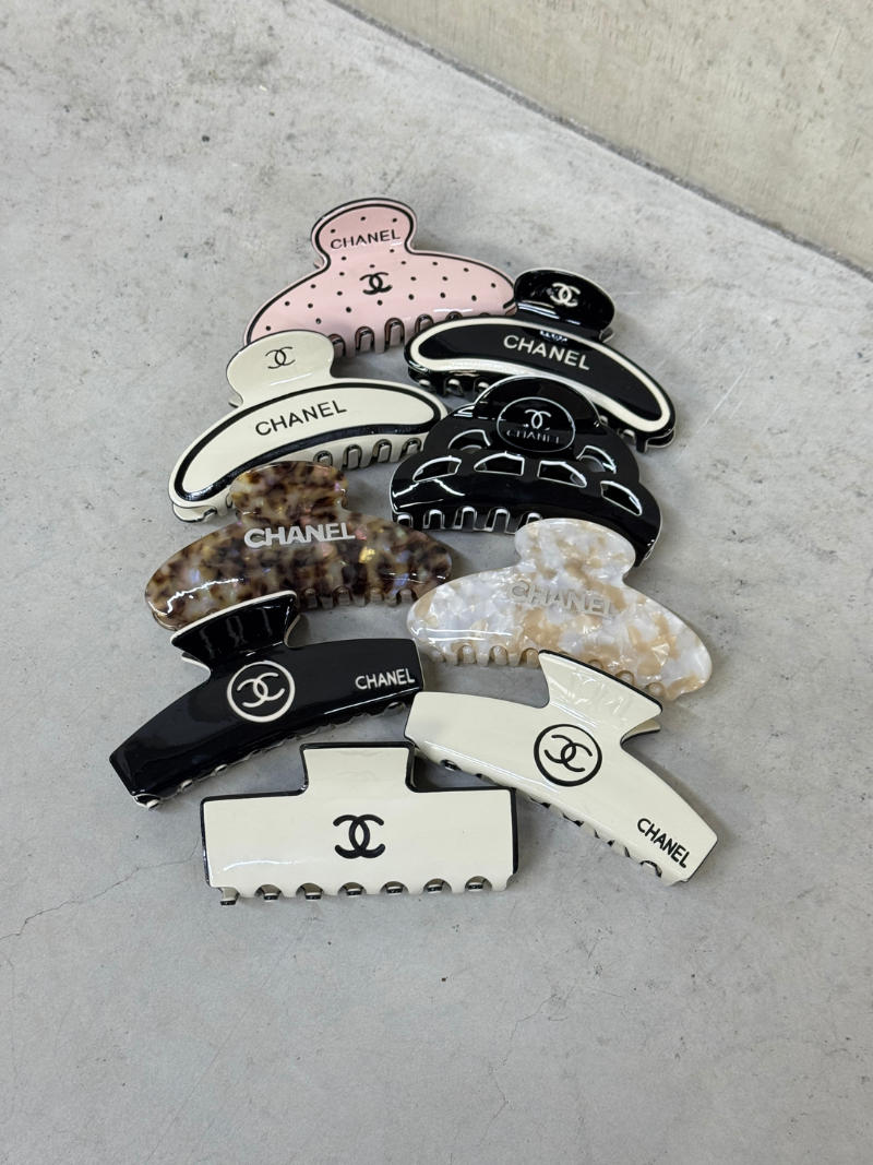 Chanel Black Scallop Haarklem