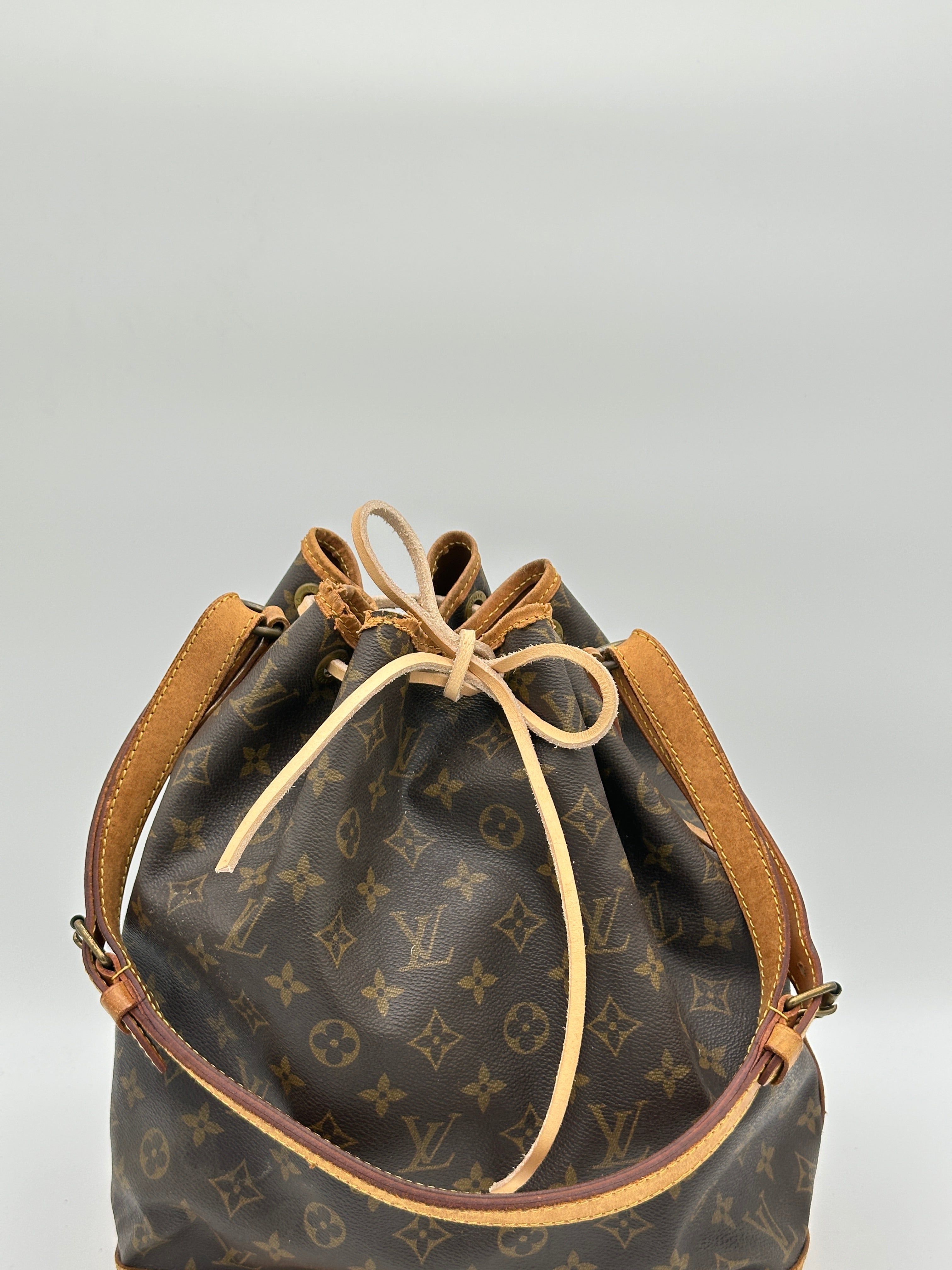 Vachetta drawstring