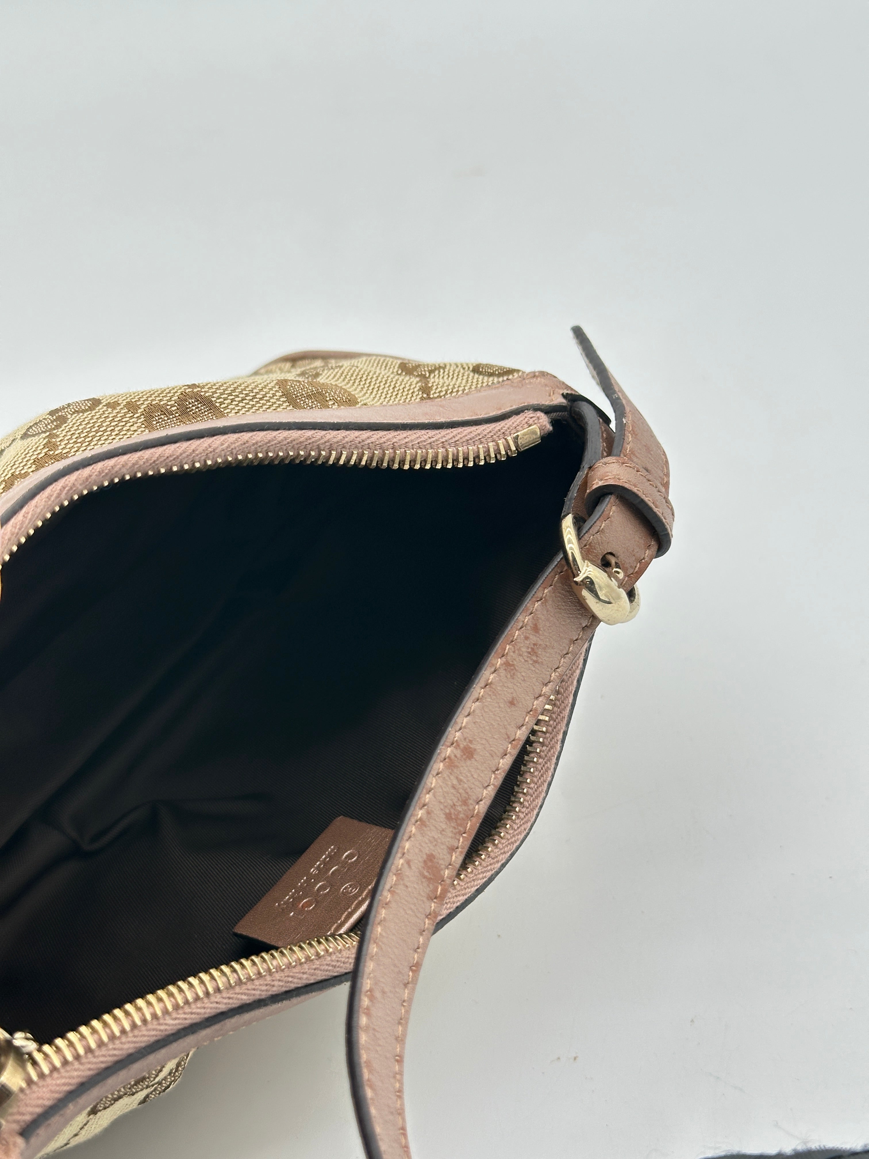 Gucci Heart Pochette