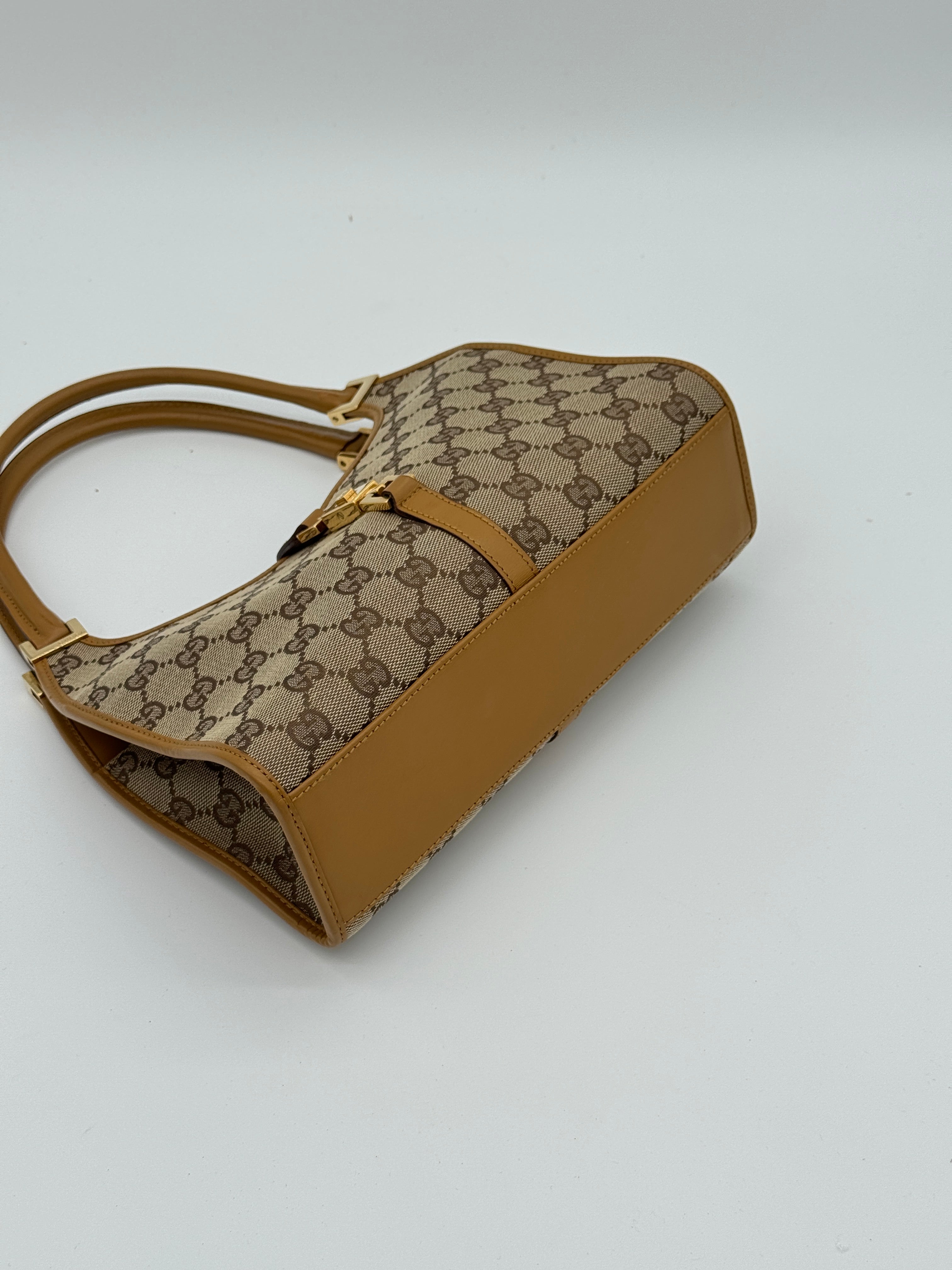 Gucci Jackie Bardot
