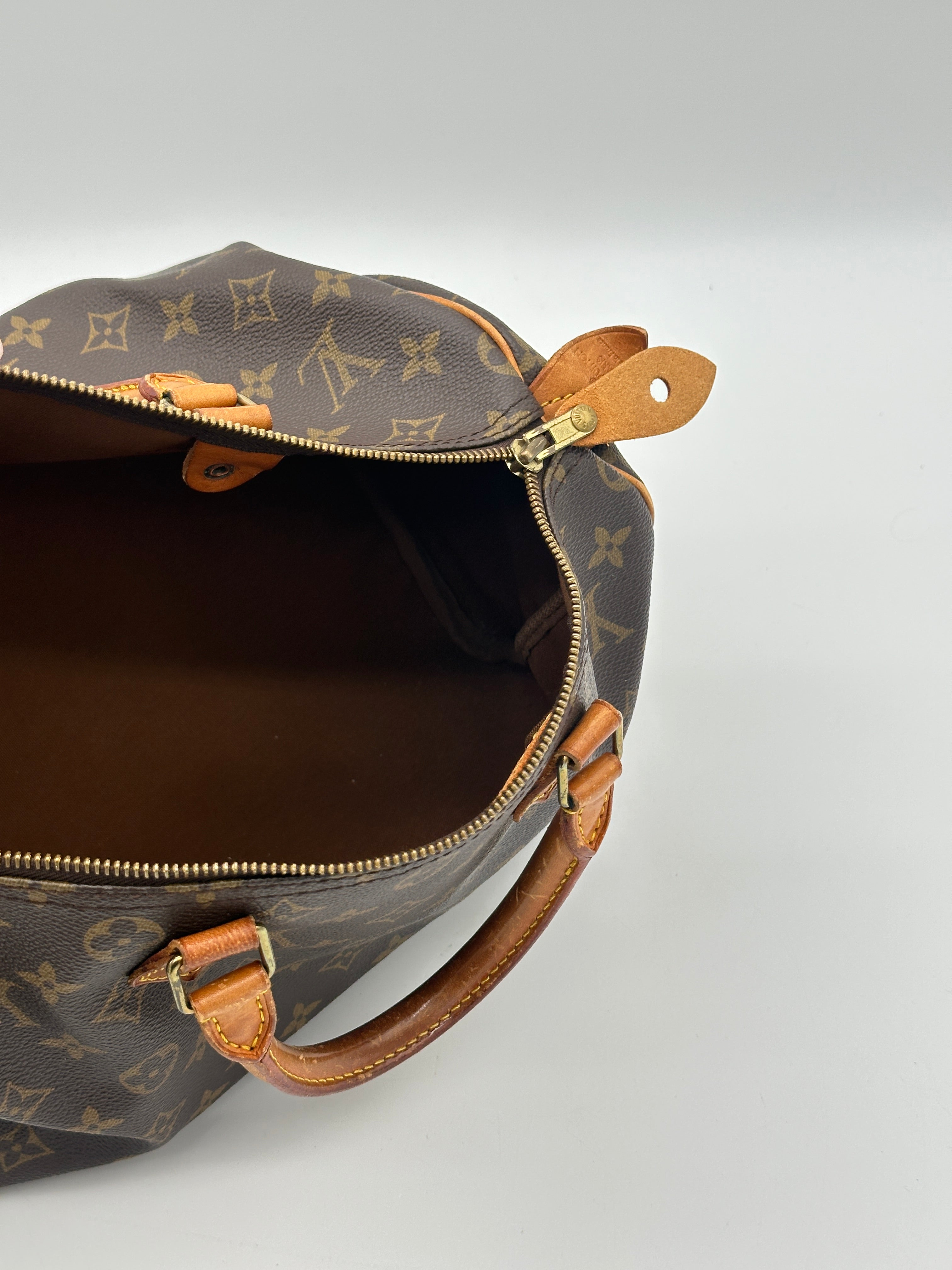 Louis Vuitton Speedy 30