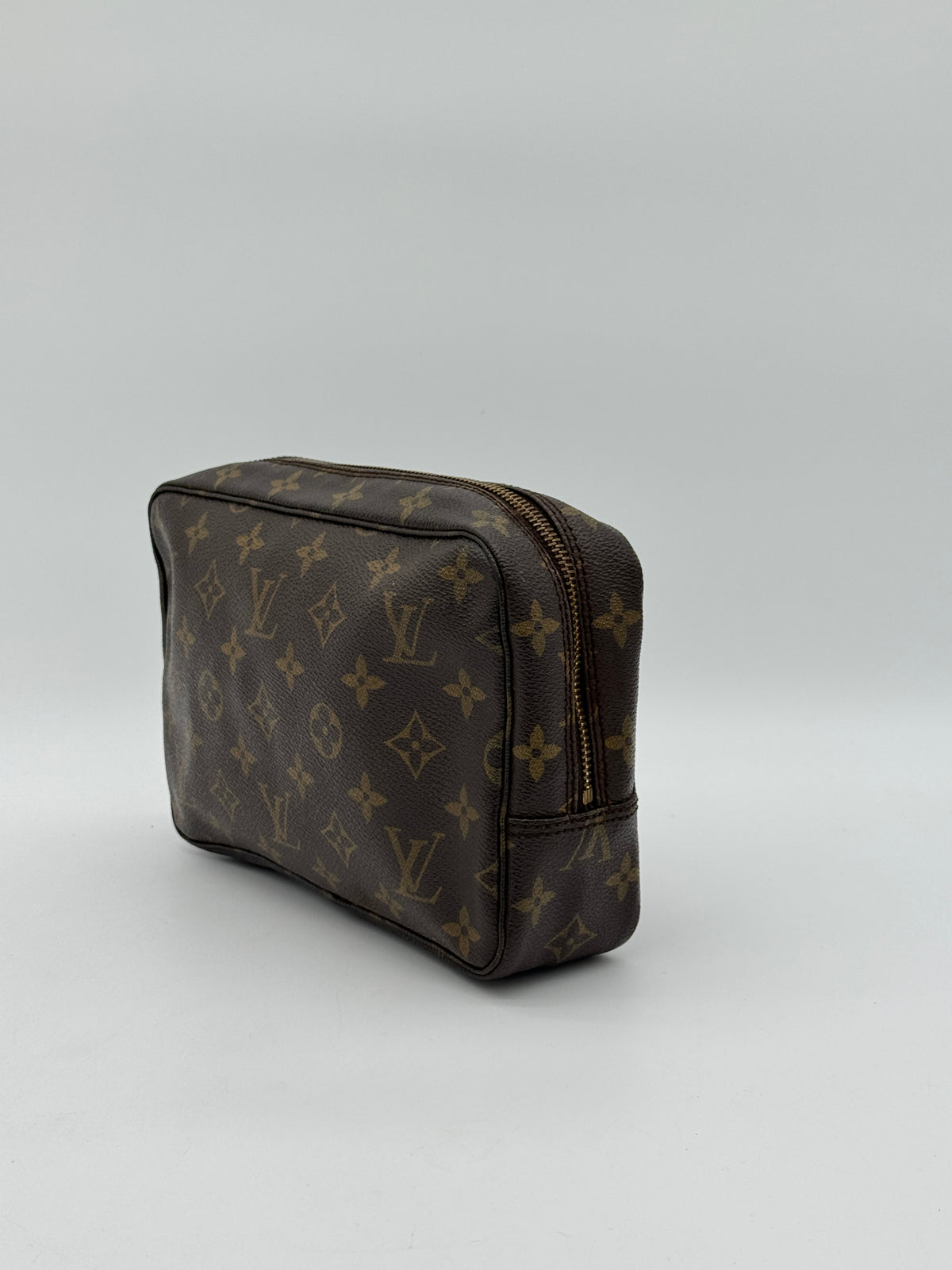 Louis Vuitton Trousse 23