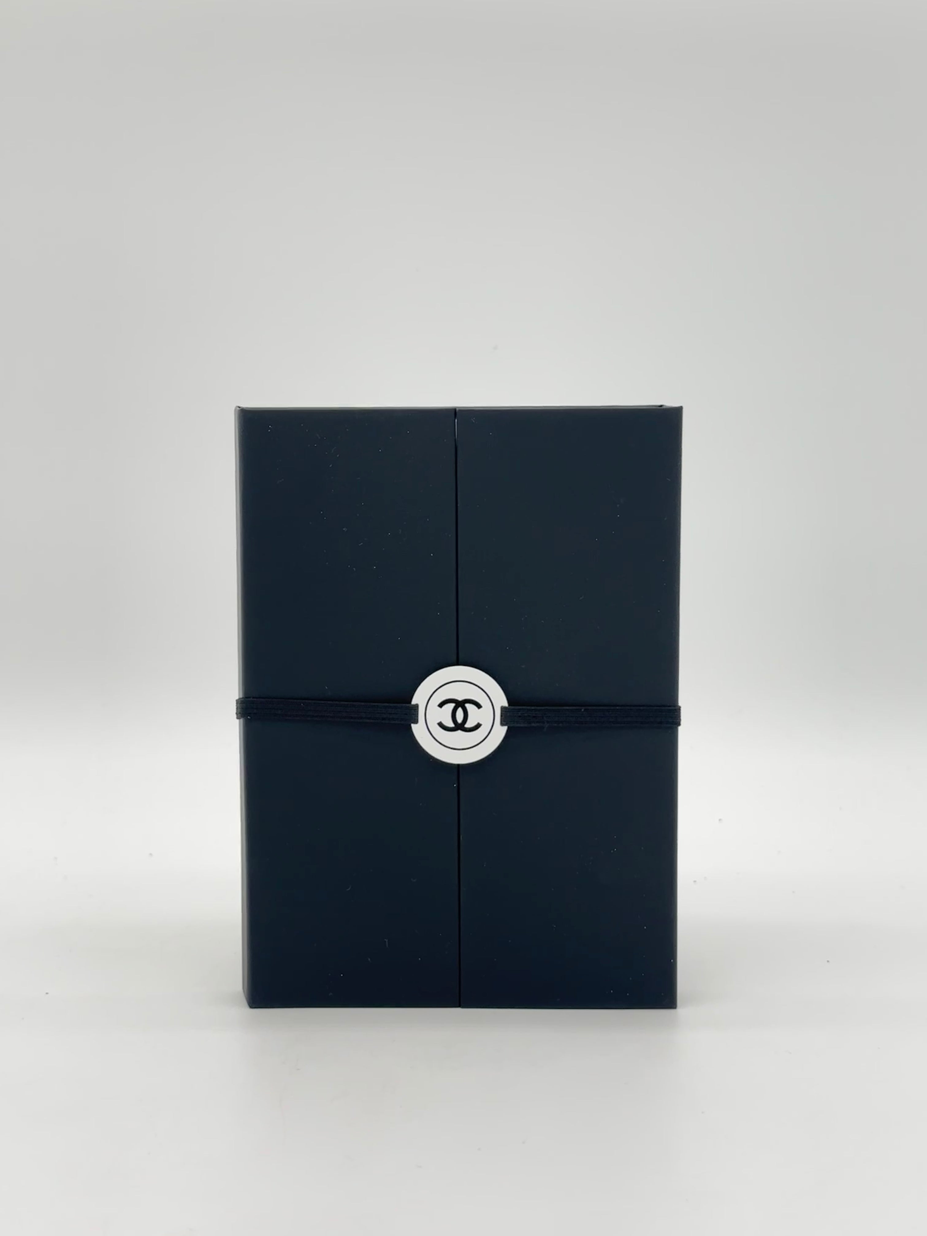 CHANEL LA COLLECTION ビューティー BOX Chanel 'LA Collection' Notebook - Pepper Luxury Vintage