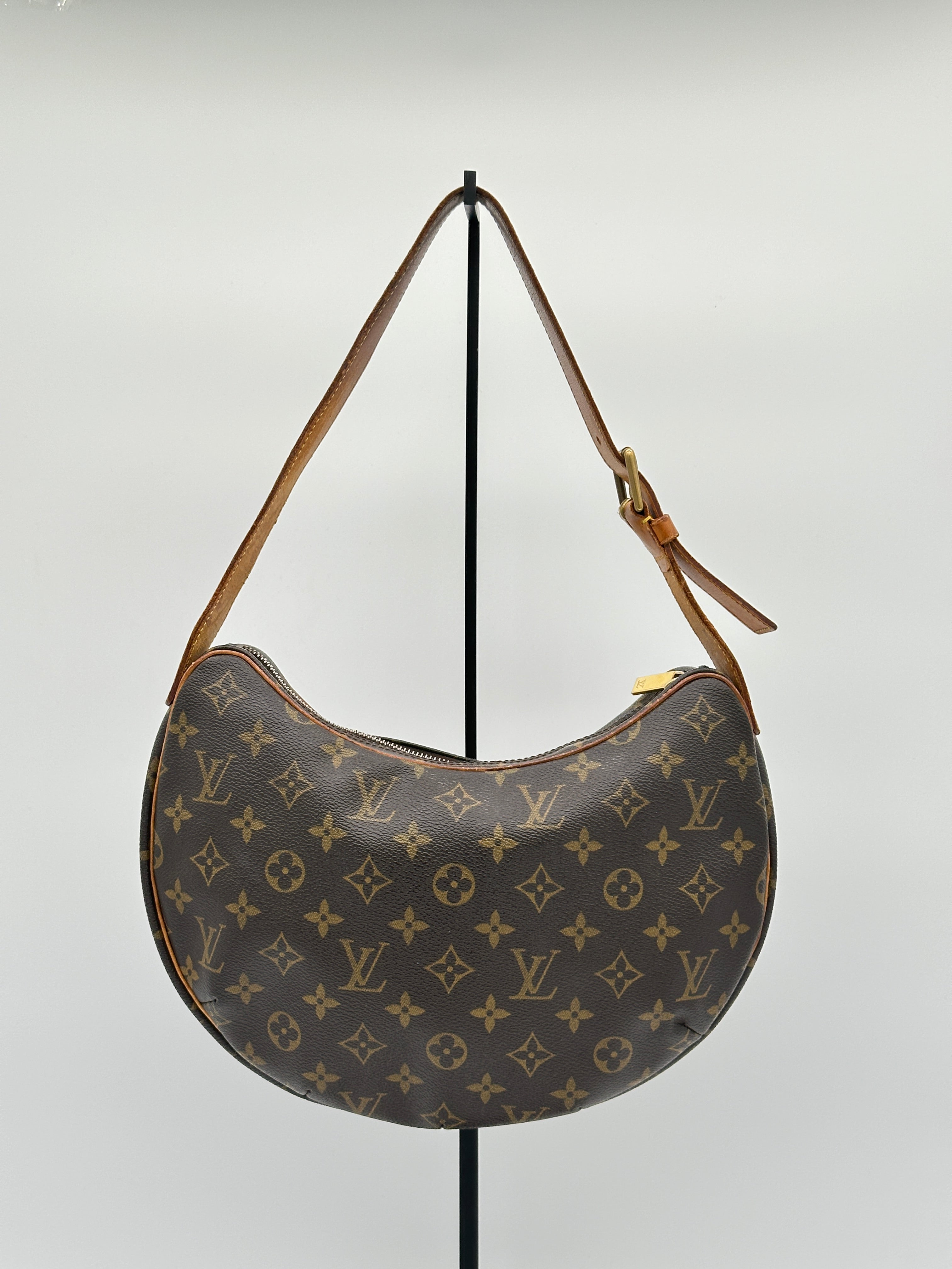 Louis Vuitton Croissant MM