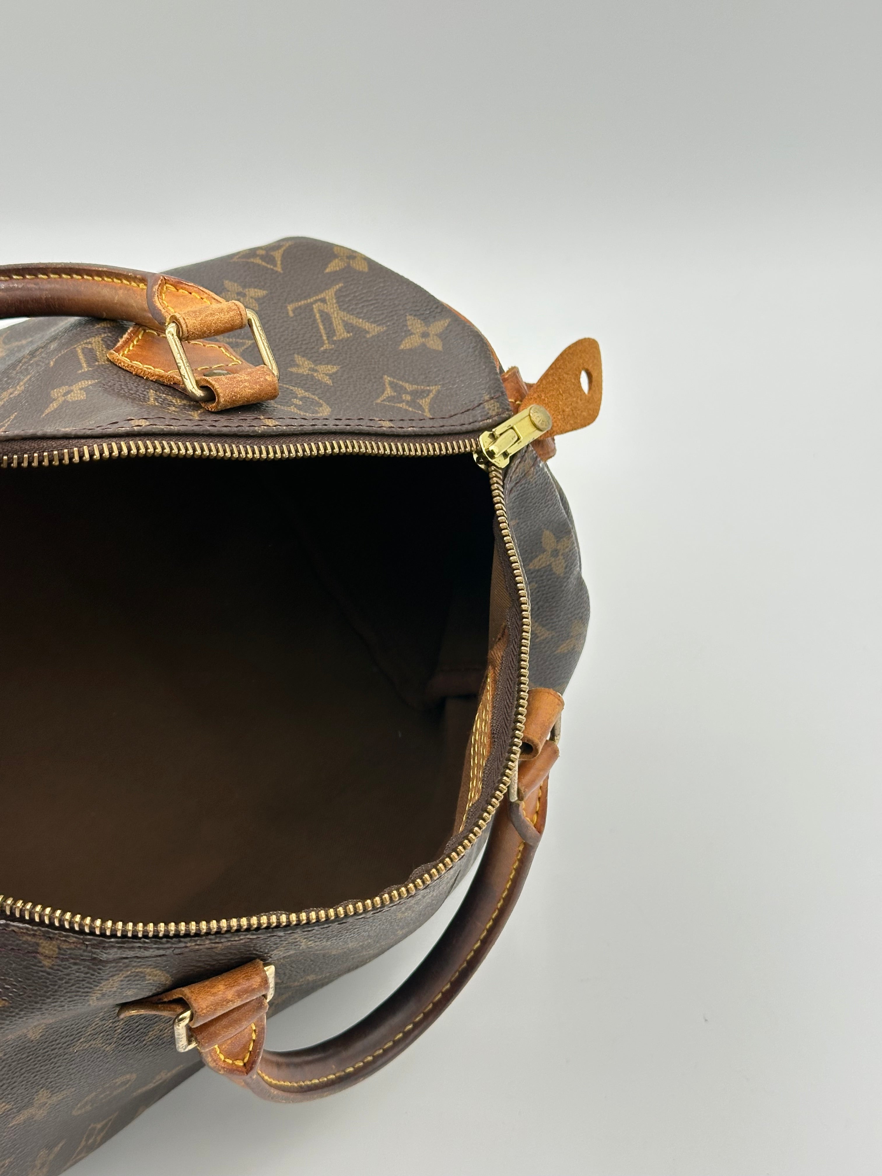 Louis Vuitton Speedy 30