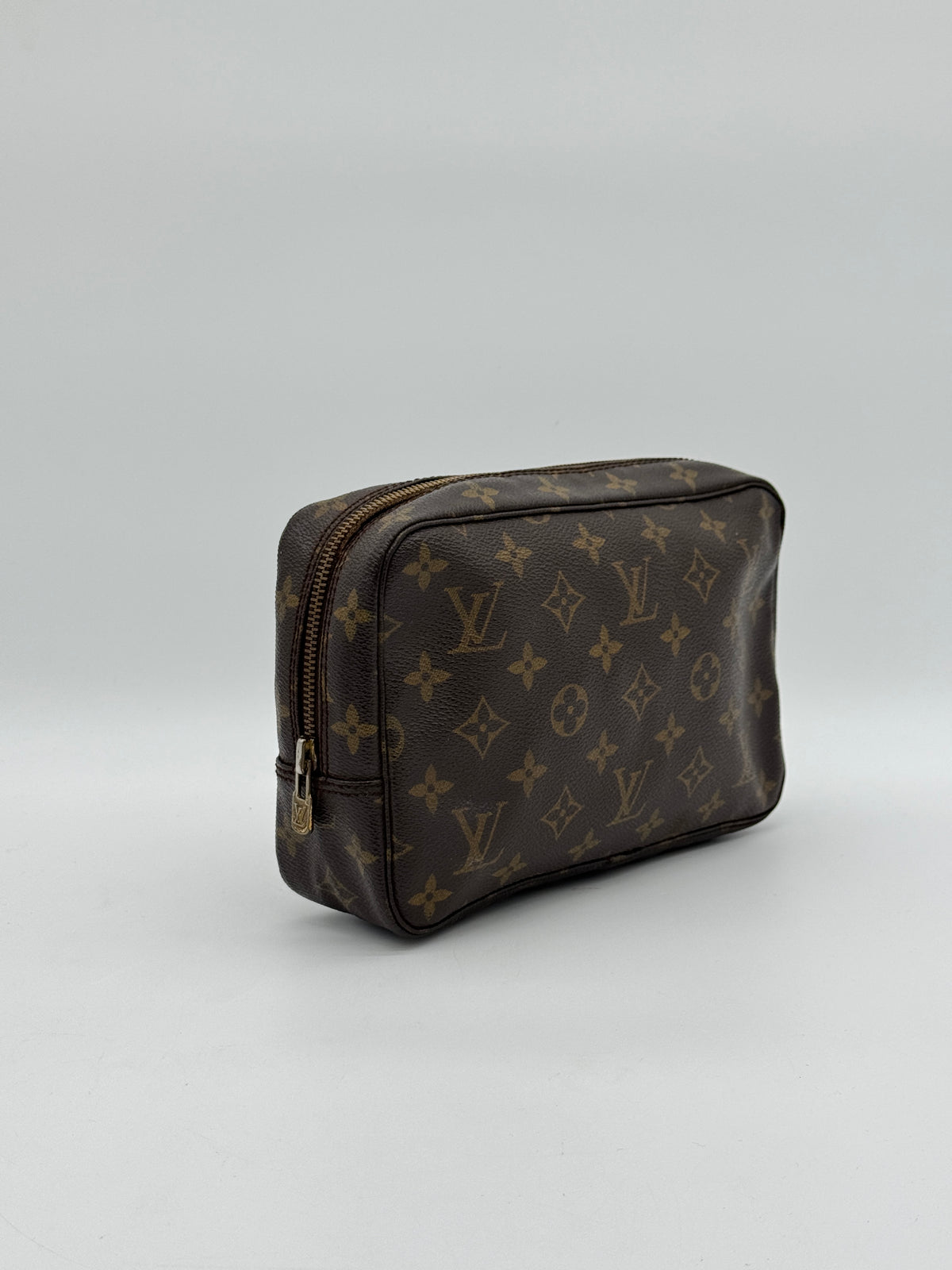 Louis Vuitton Trousse 23