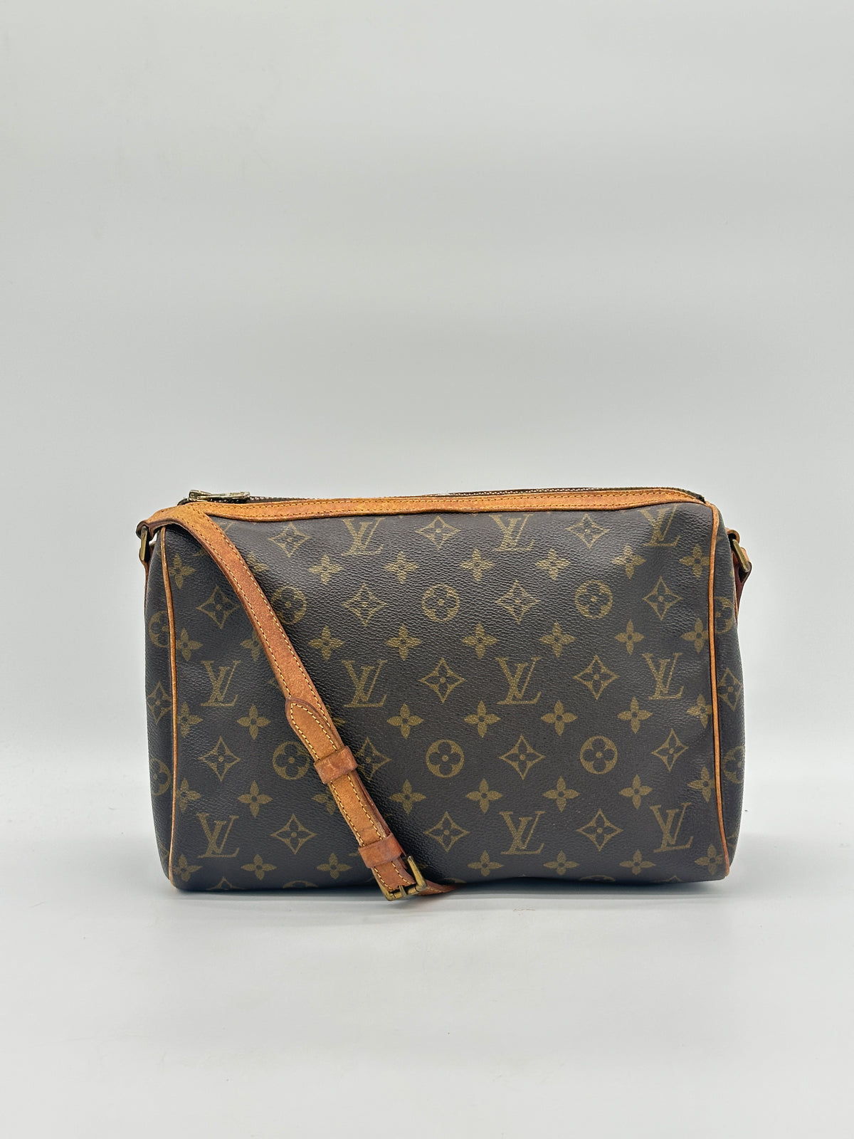 Louis Vuitton Tulle Lee