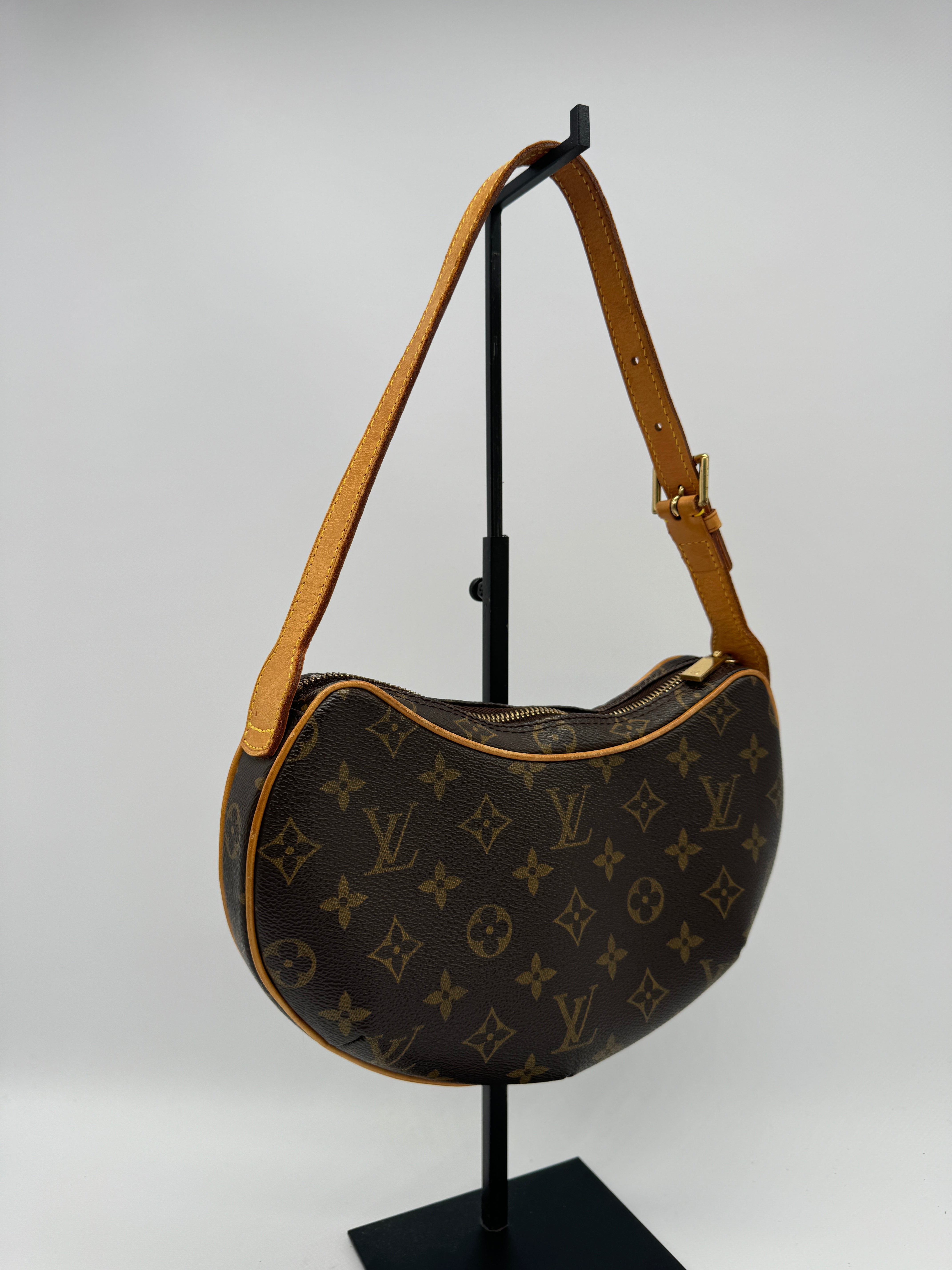 Louis Vuitton Croissant PM