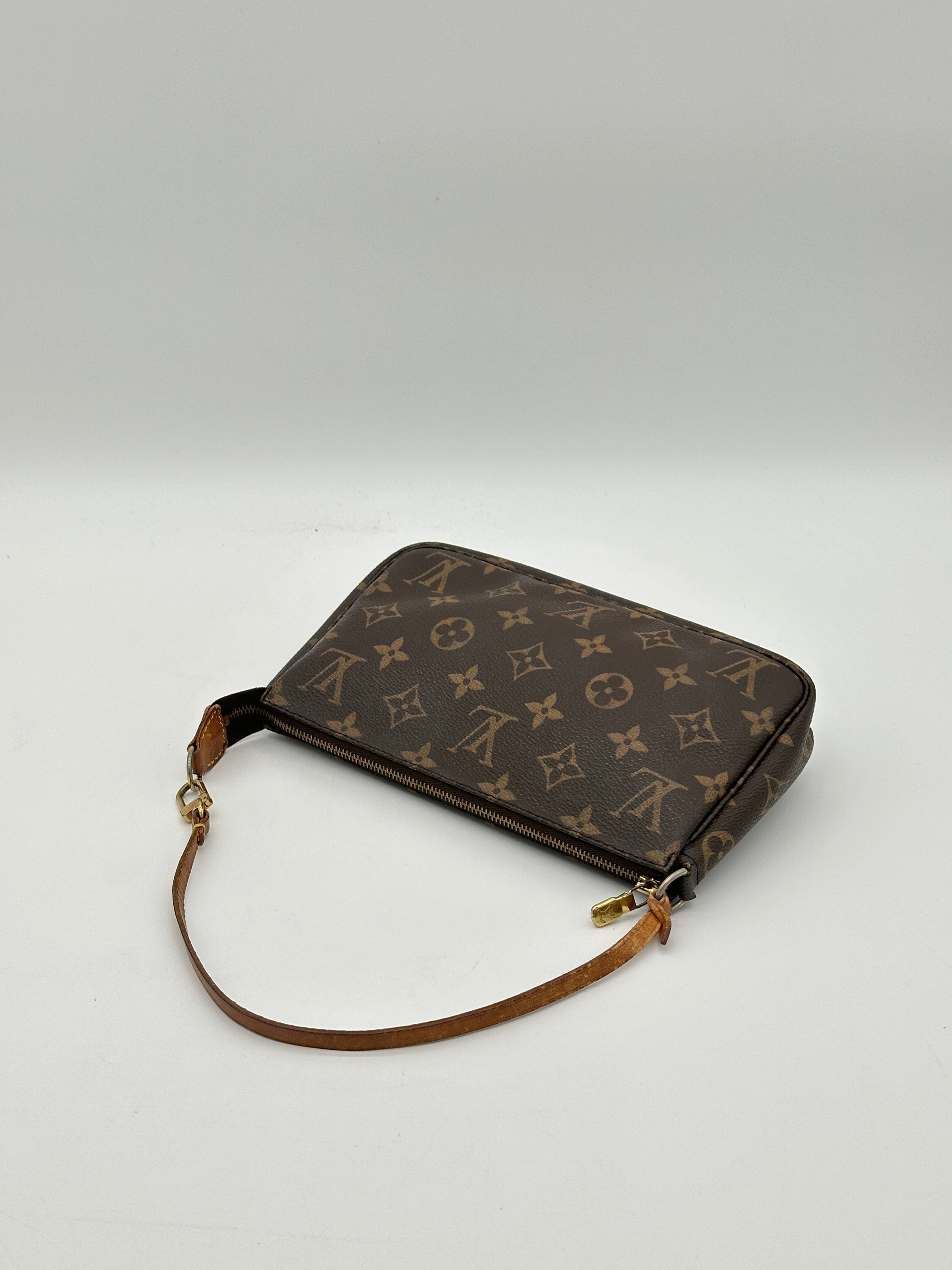 Louis Vuitton Pochette Accessoires