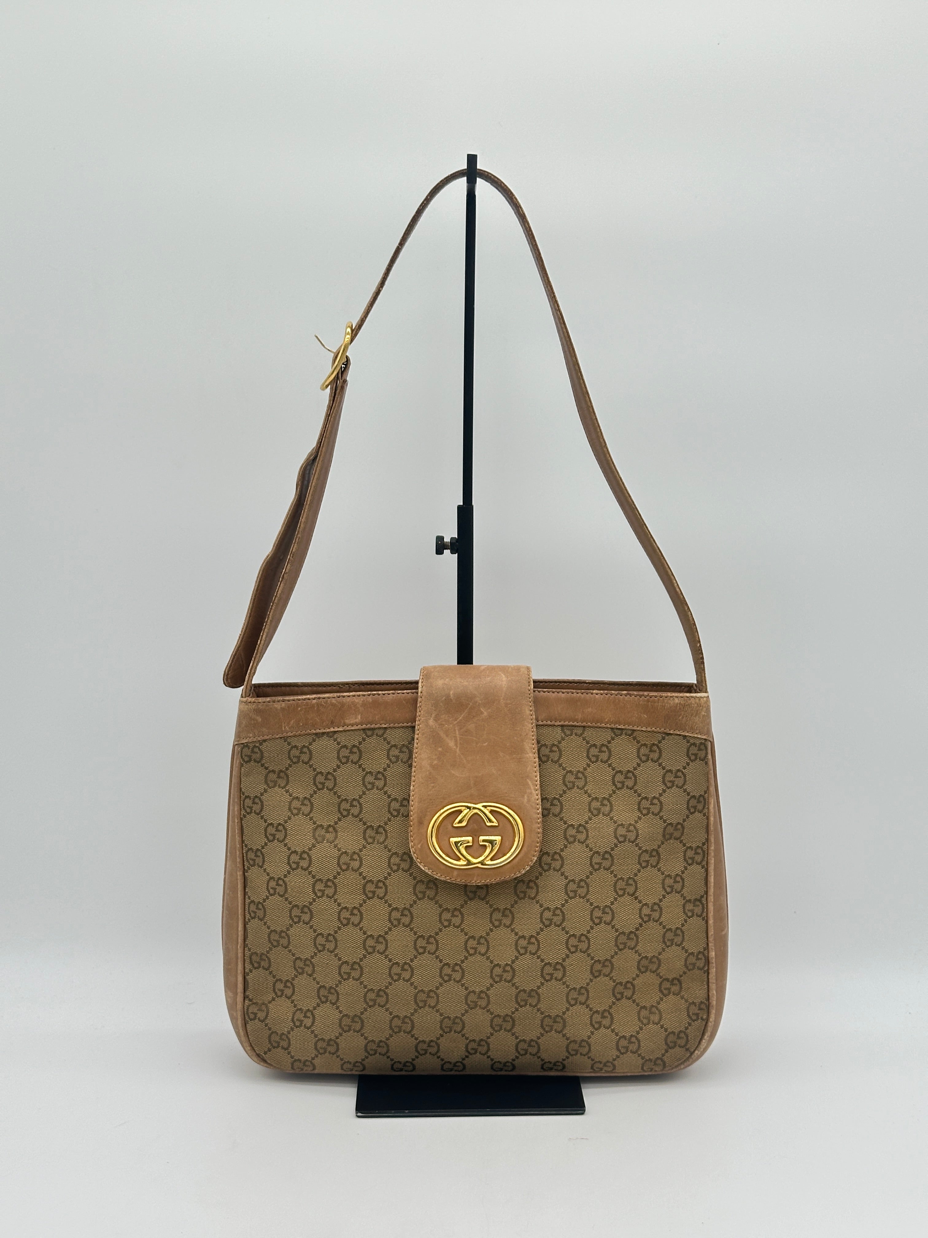 Gucci Supreme Saddle Shoulderbag