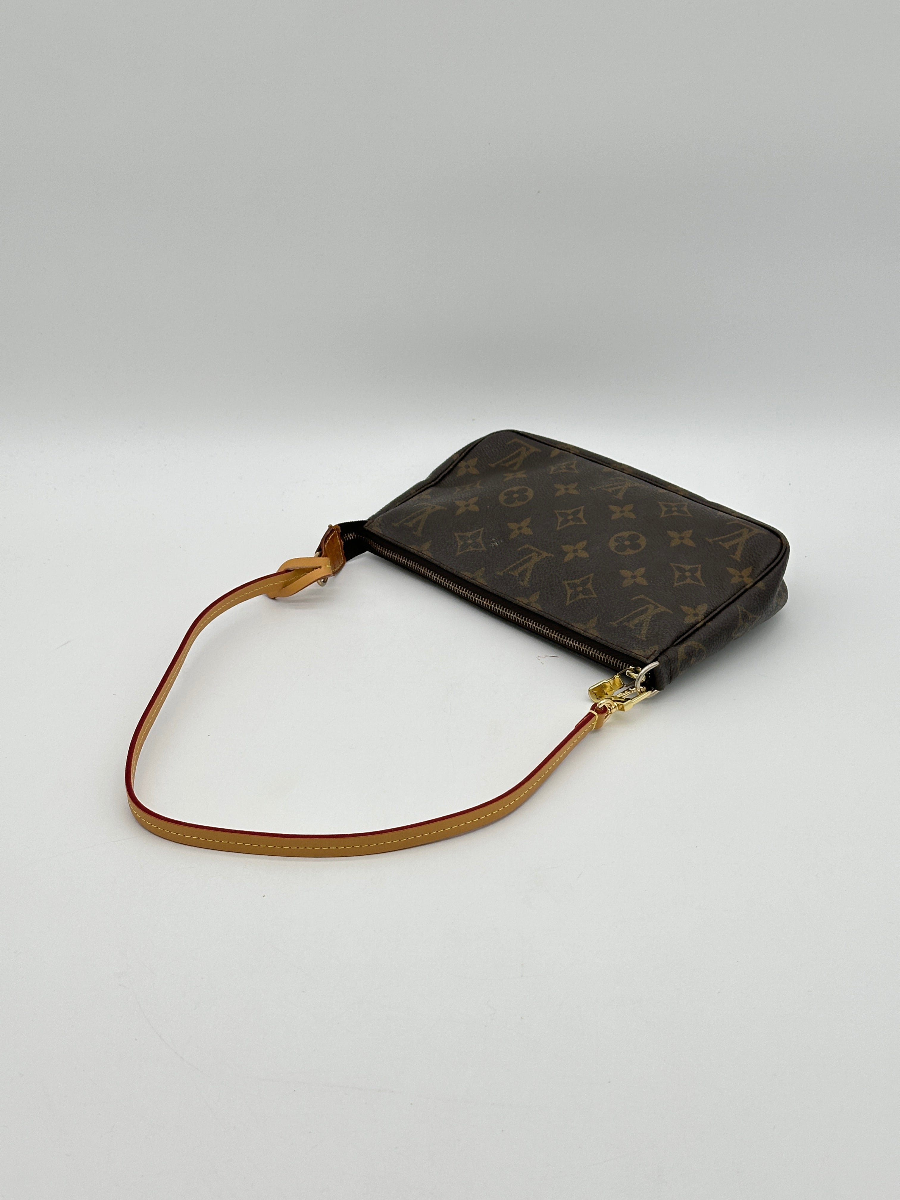 Louis Vuitton Pochette Accessoires